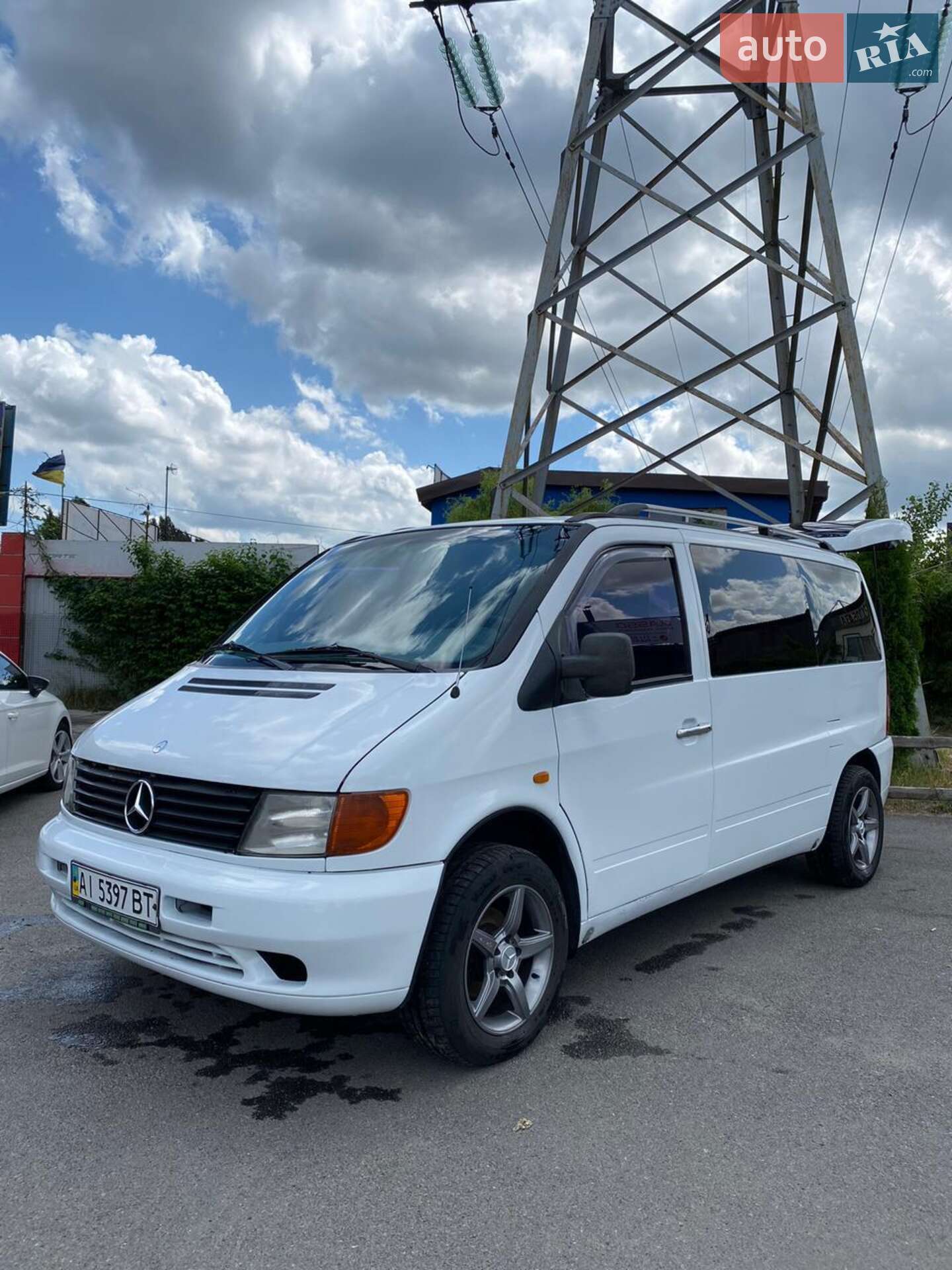 MERCEDES-BENZ 108 D 1998