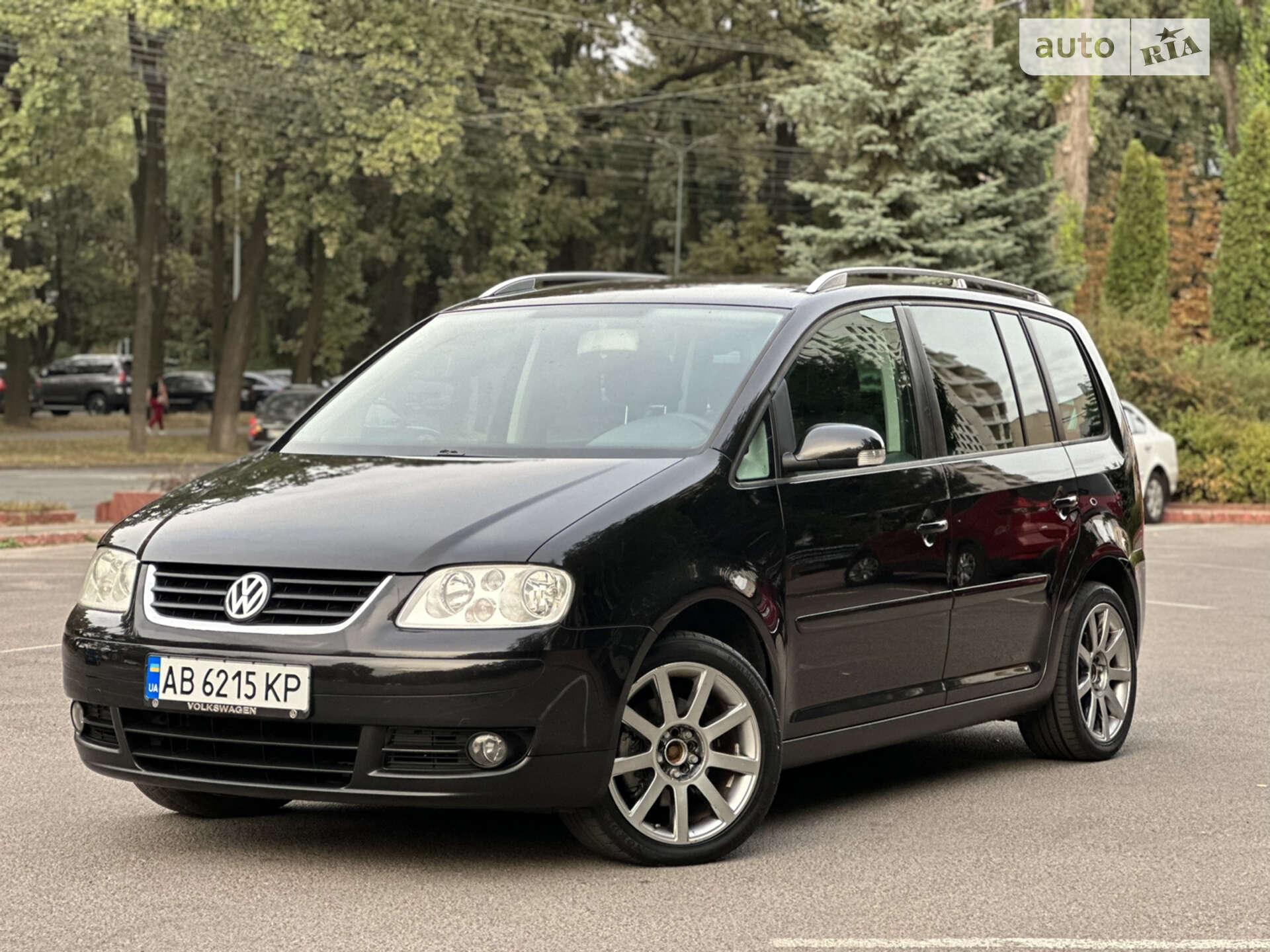 VOLKSWAGEN TOURAN 2004