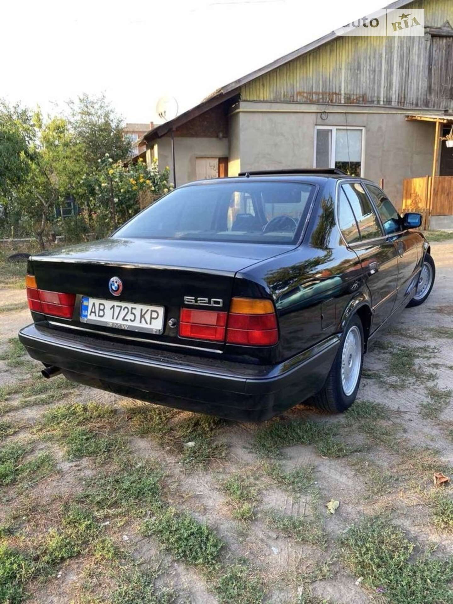 Головне фото звіту автомобіля BMW 520 1992