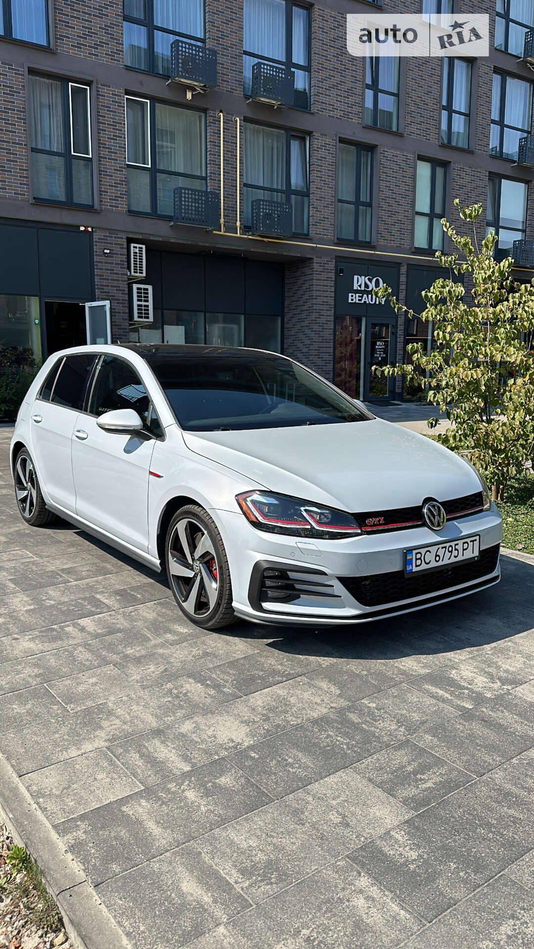 VOLKSWAGEN GOLF 2020