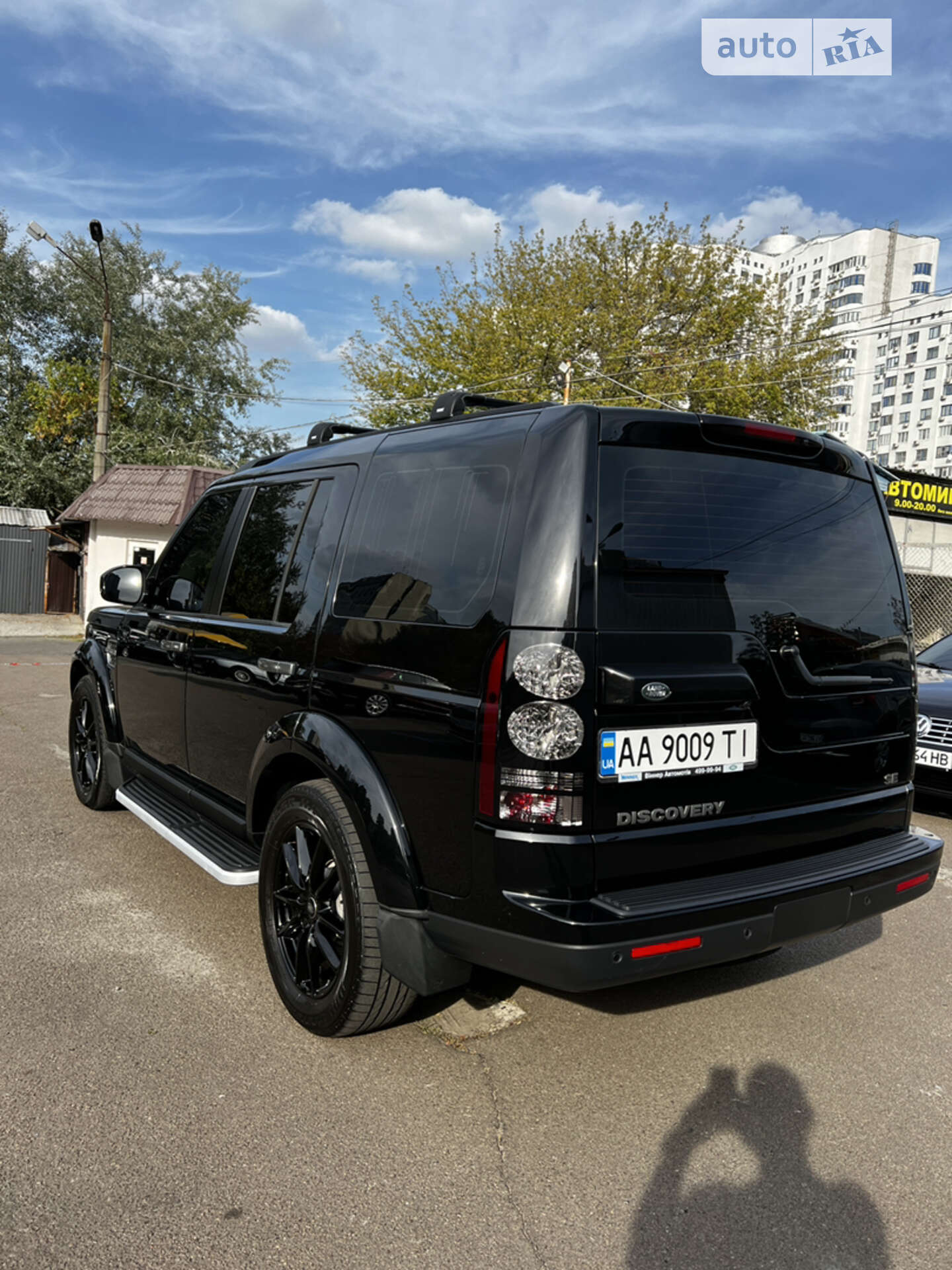 Головне фото звіту автомобіля LAND ROVER DISCOVERY 2016