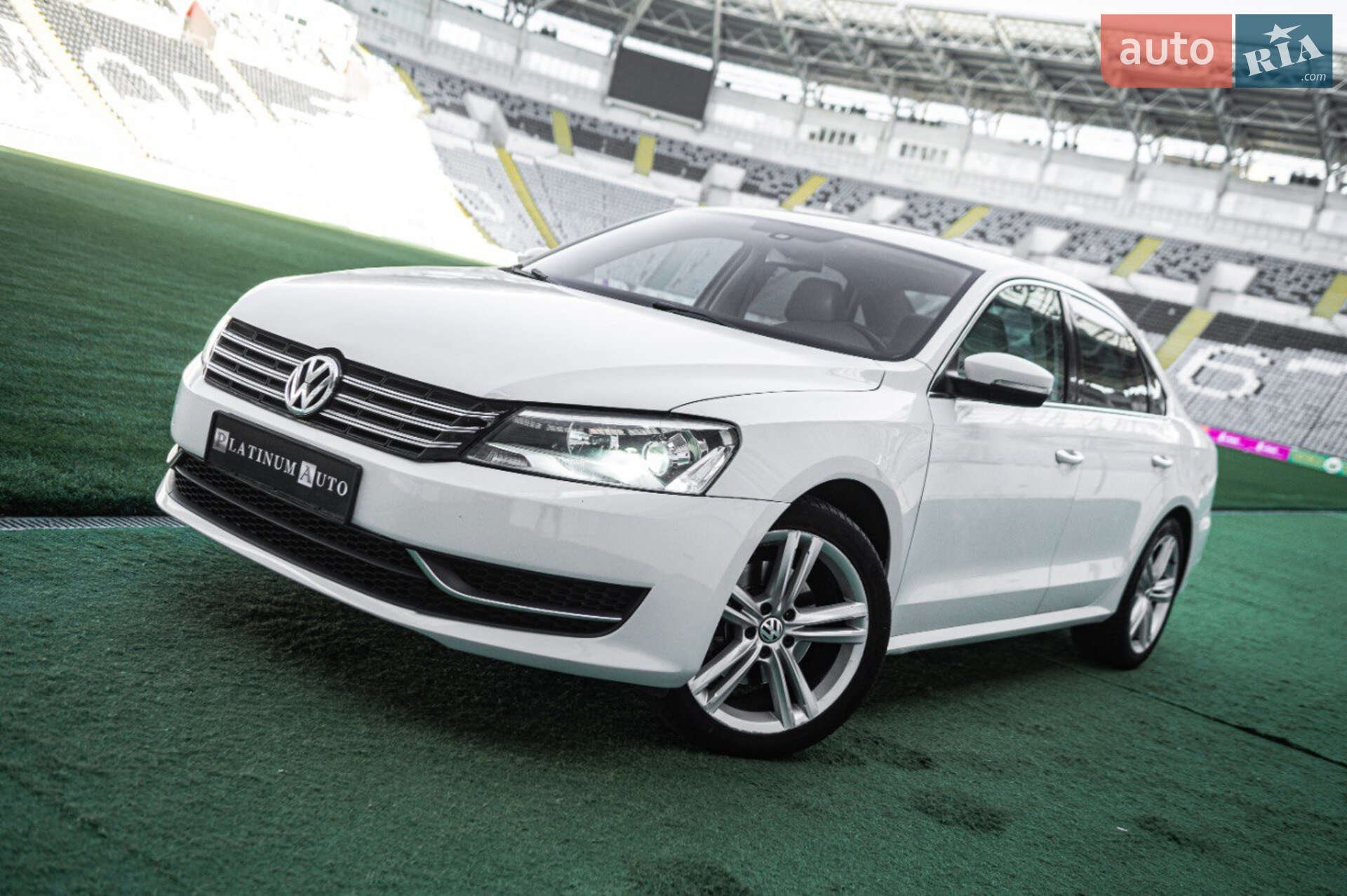 VOLKSWAGEN PASSAT 2014