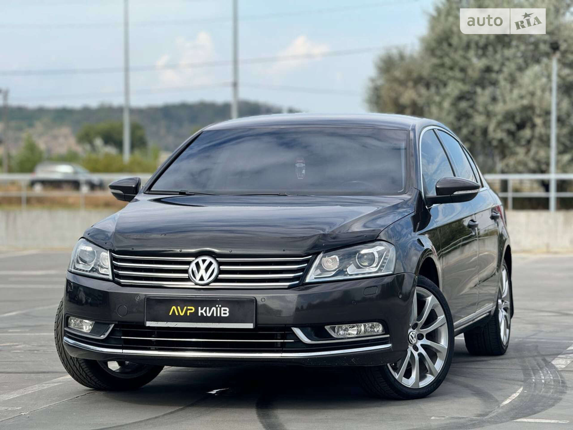 VOLKSWAGEN PASSAT 2011