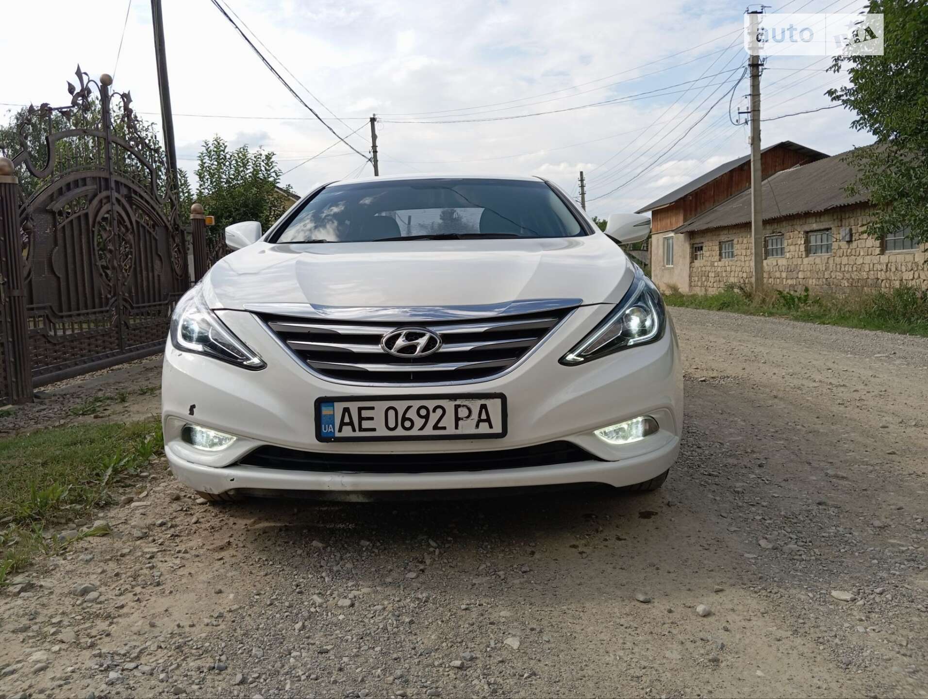Головне фото звіту автомобіля HYUNDAI SONATA 2013
