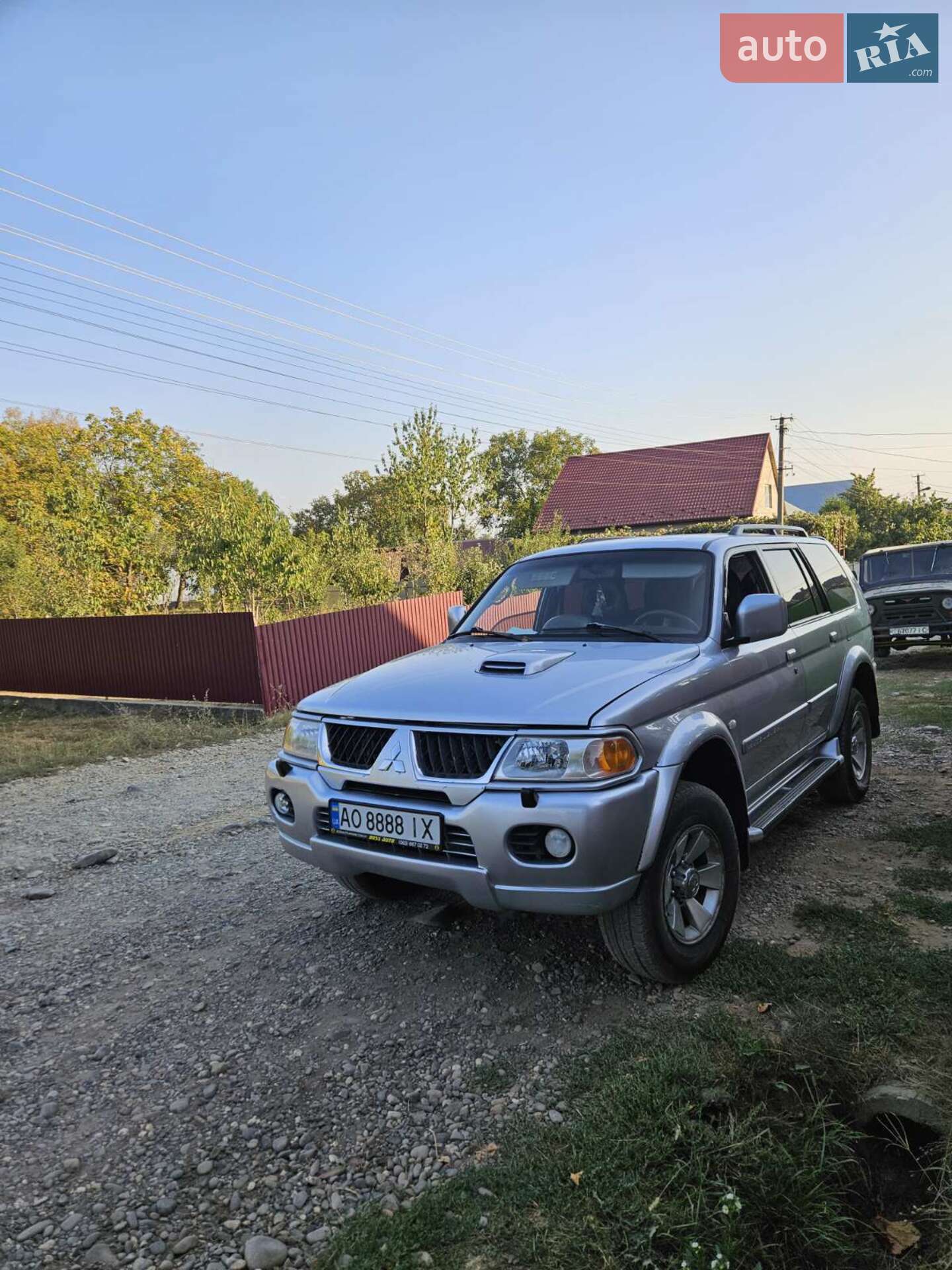 MITSUBISHI PAJERO