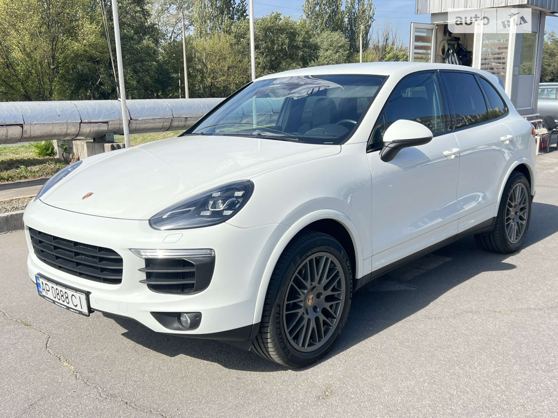 Головне фото звіту автомобіля PORSCHE CAYENNE 2016
