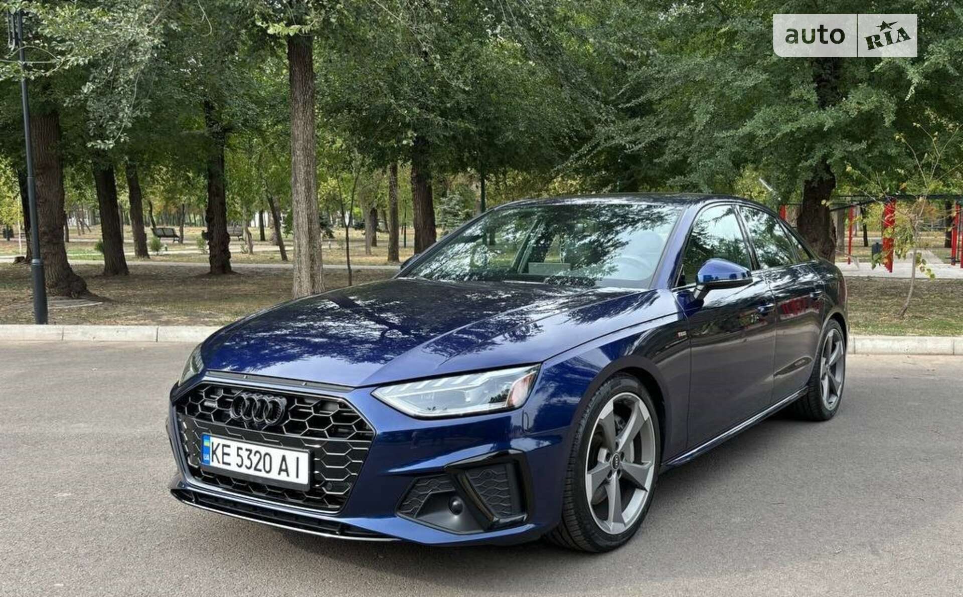 AUDI A4 2021