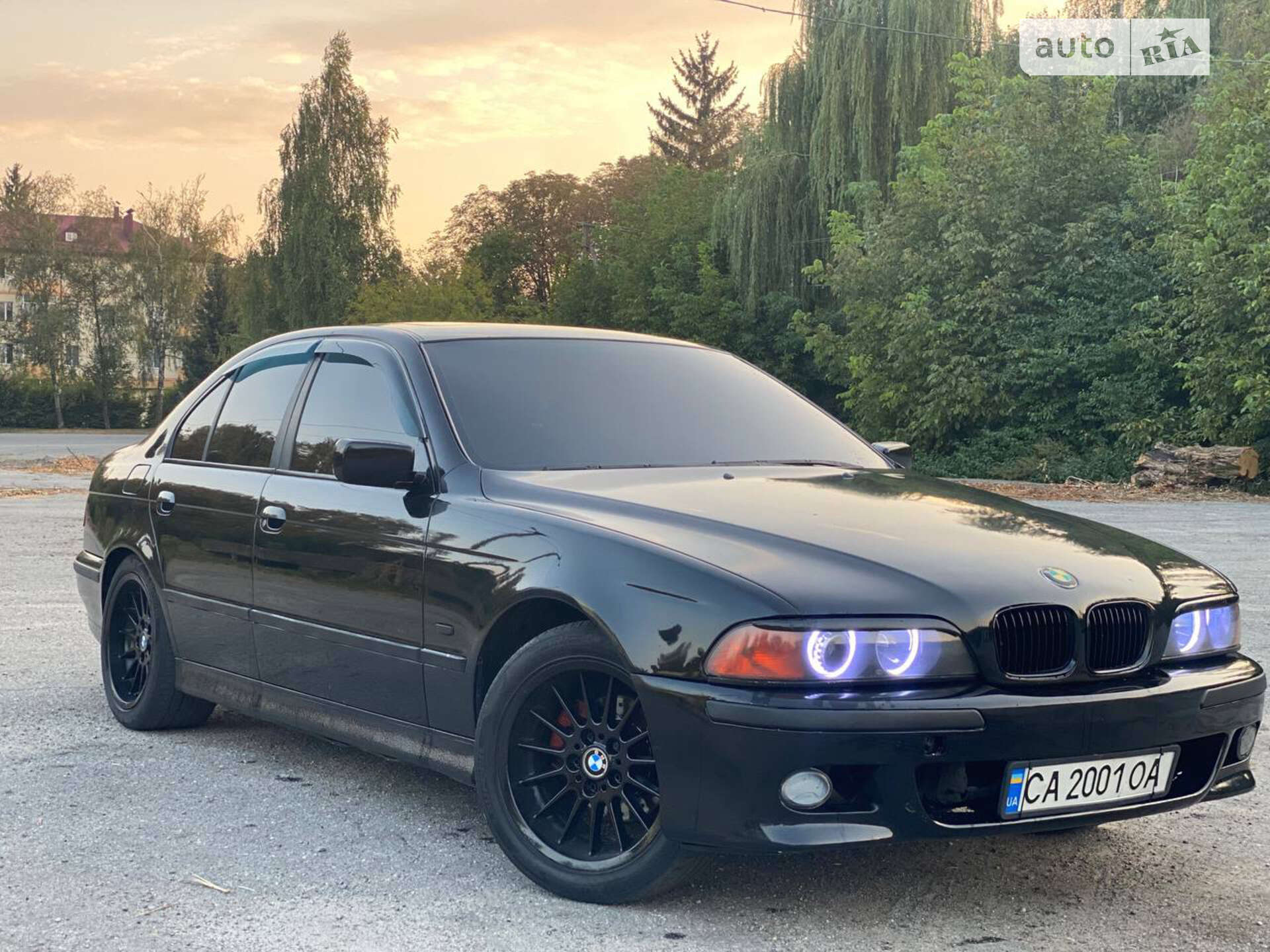 Головне фото звіту автомобіля BMW 523I 1996