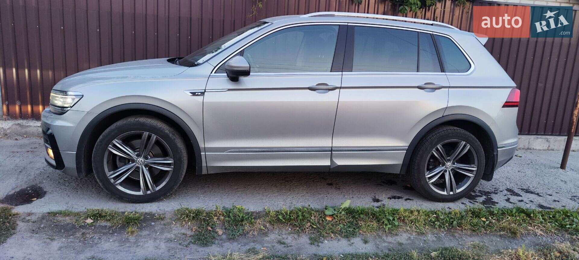 VOLKSWAGEN TIGUAN 2019