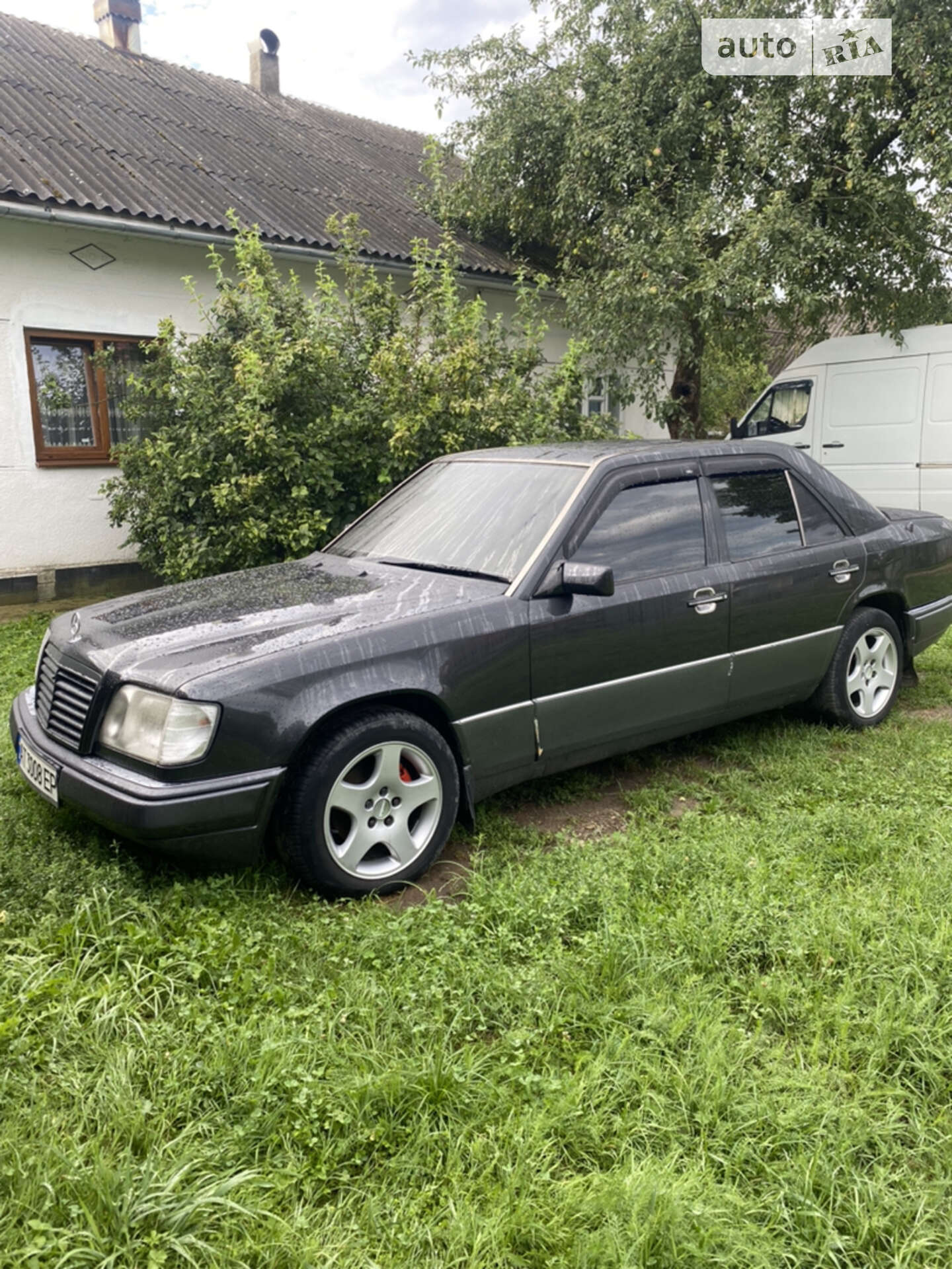 MERCEDES-BENZ E 300 D