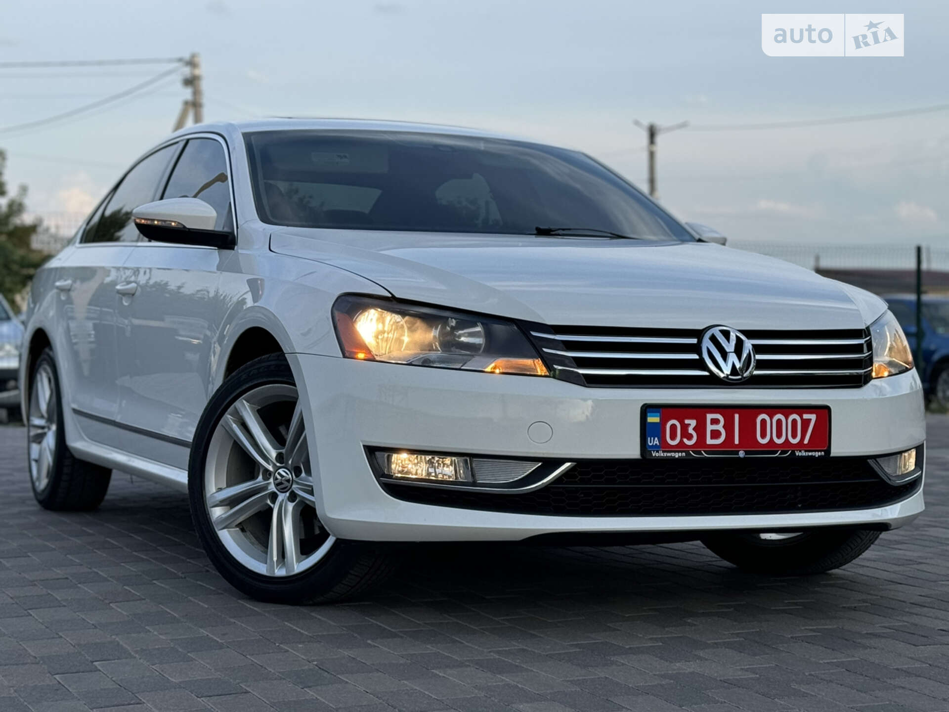 VOLKSWAGEN PASSAT 2012