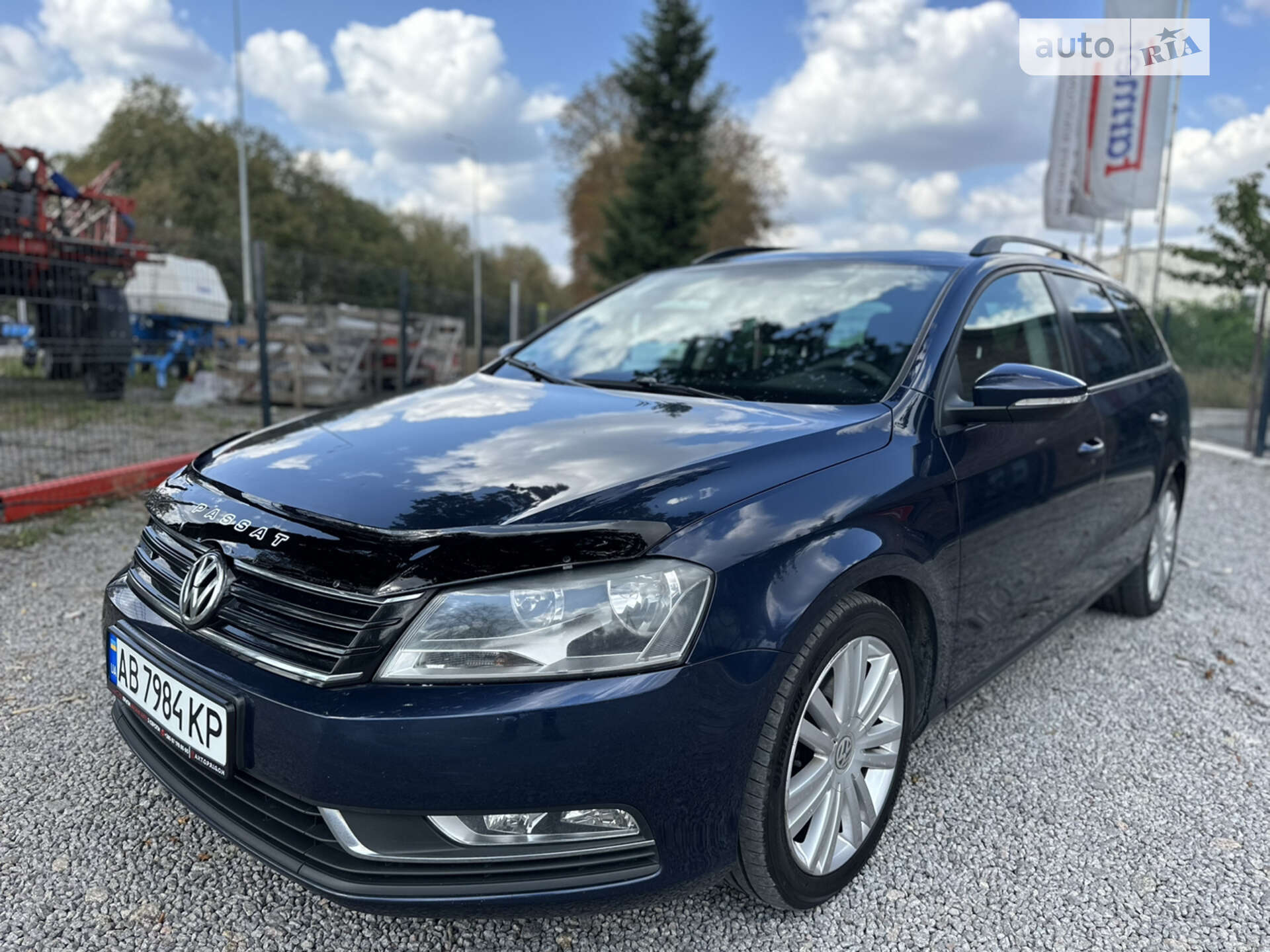 VOLKSWAGEN PASSAT 2011