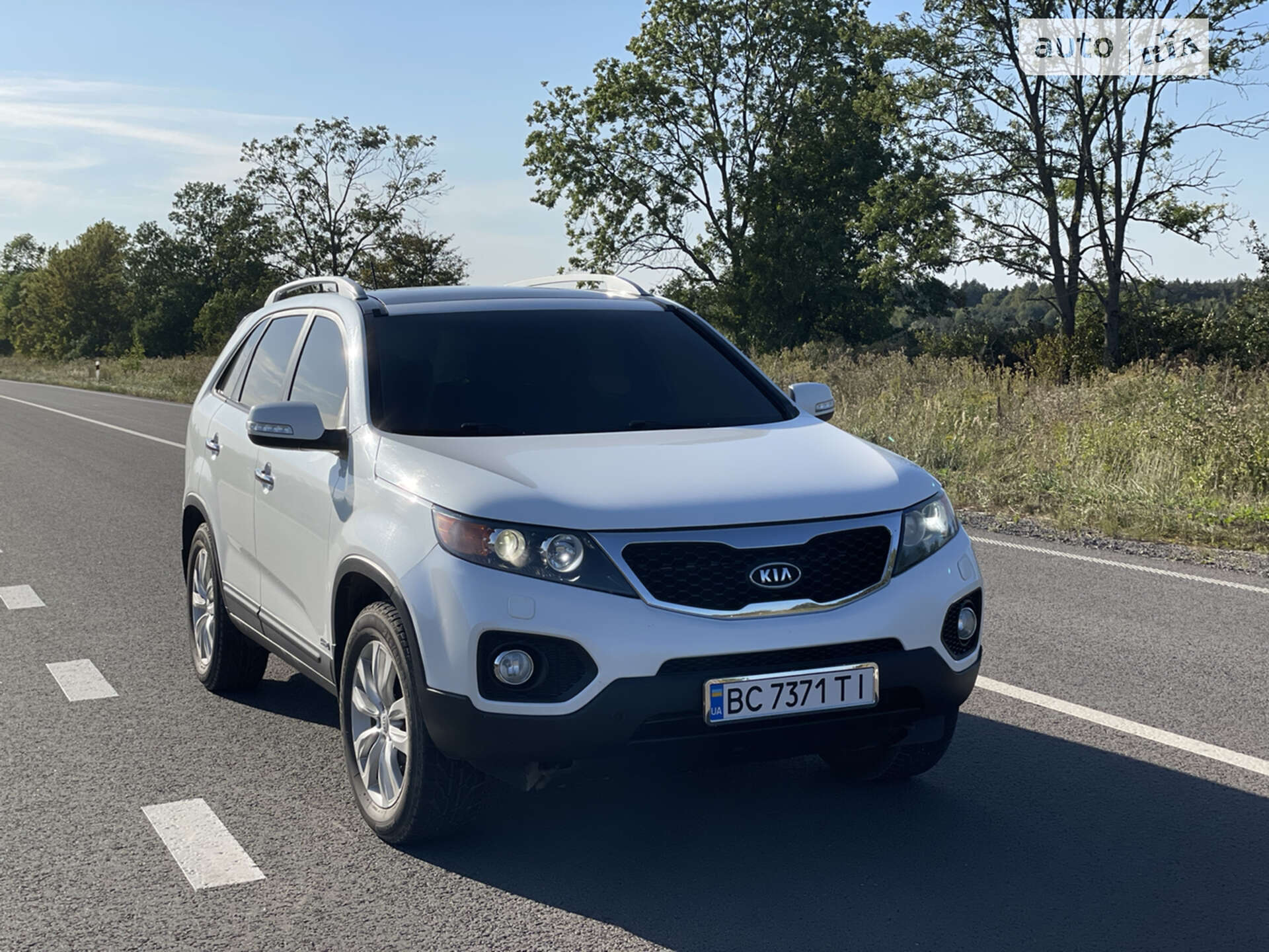 Головне фото звіту автомобіля KIA SORENTO 2011