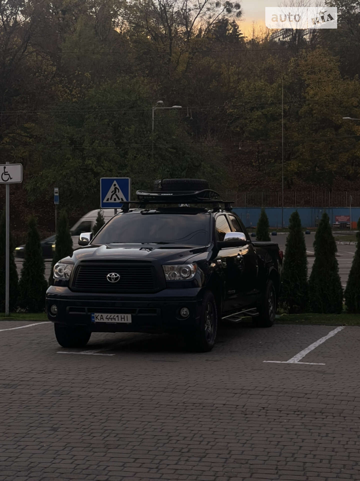 Головне фото звіту автомобіля TOYOTA TUNDRA 2010
