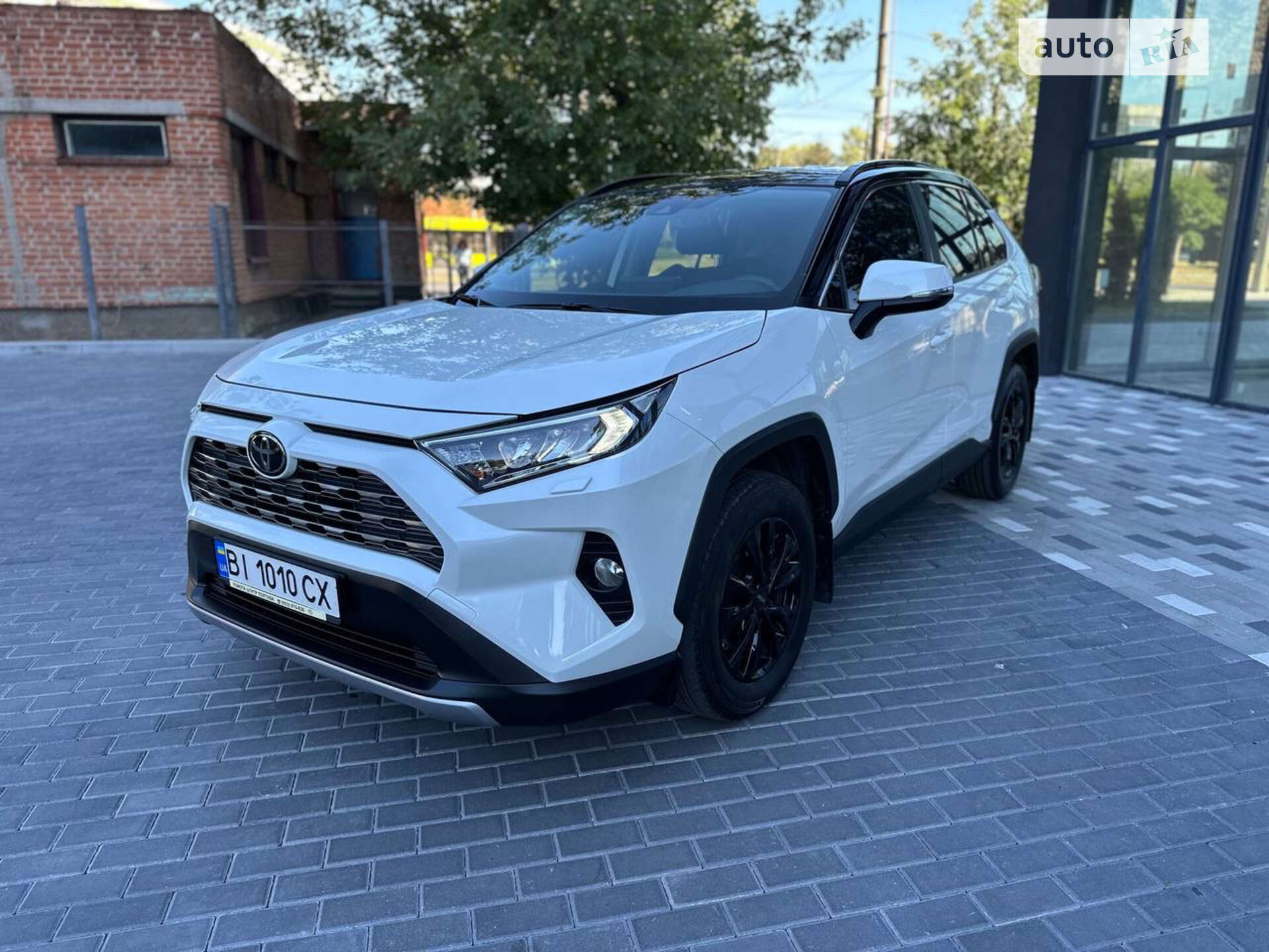 TOYOTA RAV4 2018
