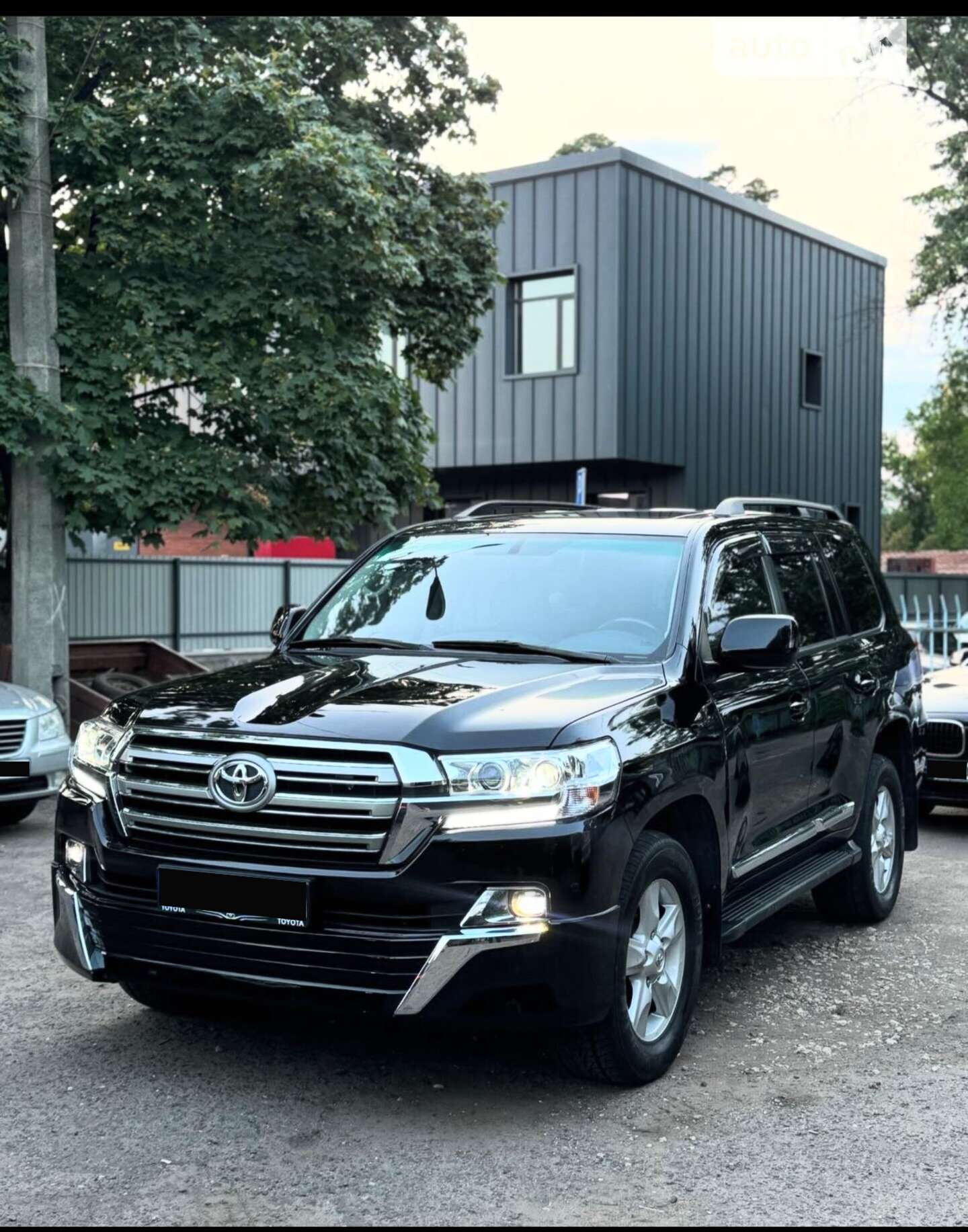 TOYOTA LAND CRUISER 200