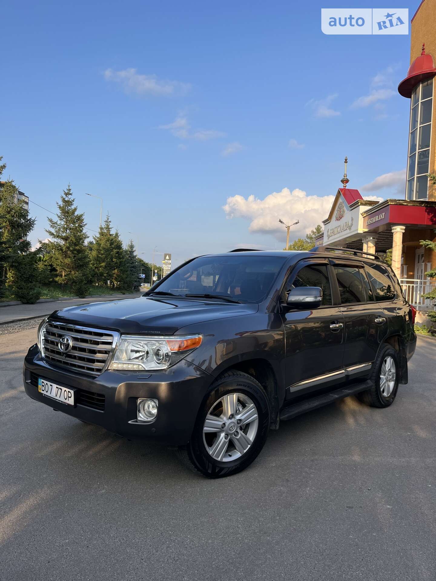 Головне фото звіту автомобіля TOYOTA LAND CRUISER 200 2013
