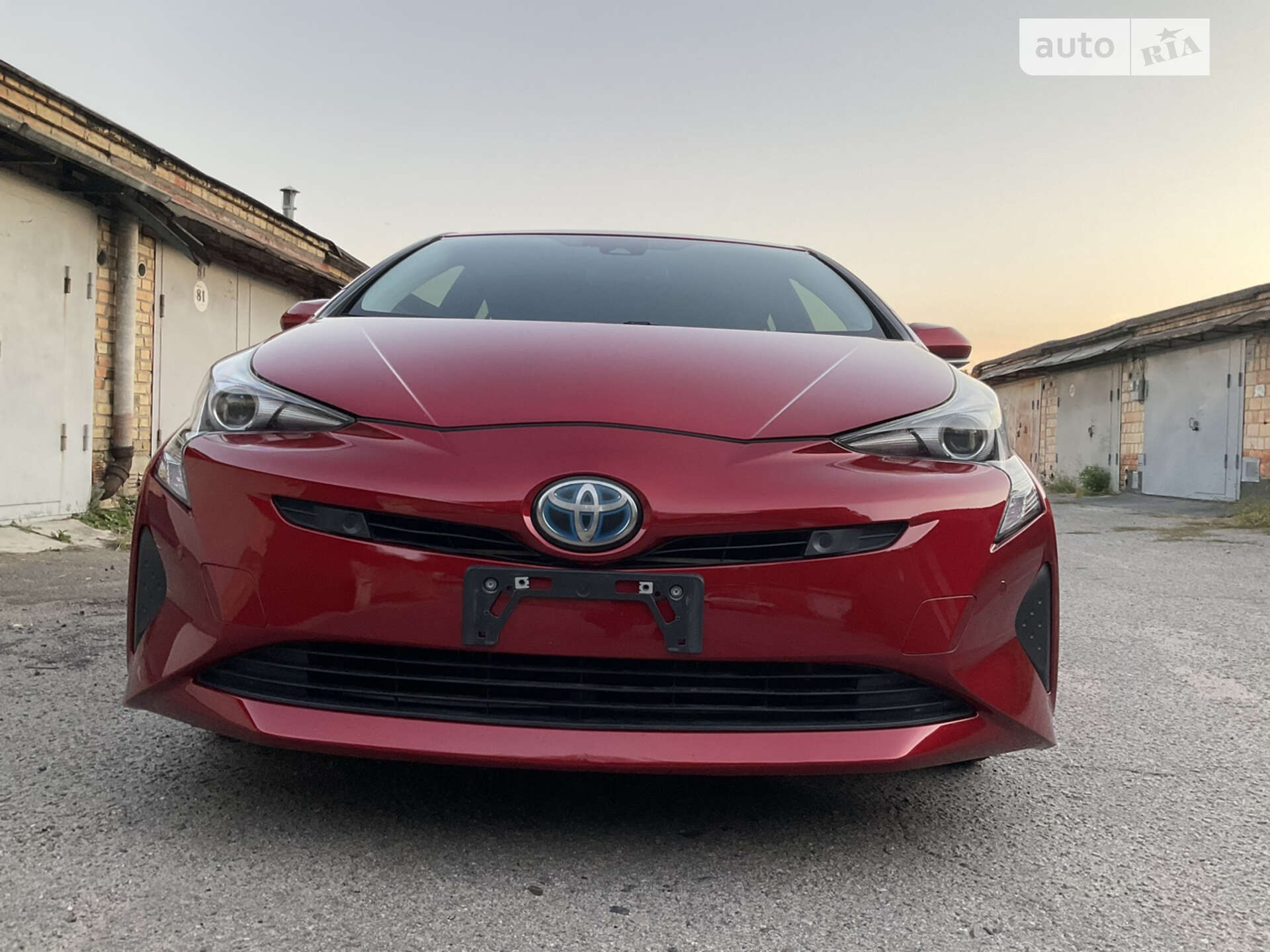 TOYOTA PRIUS 2017