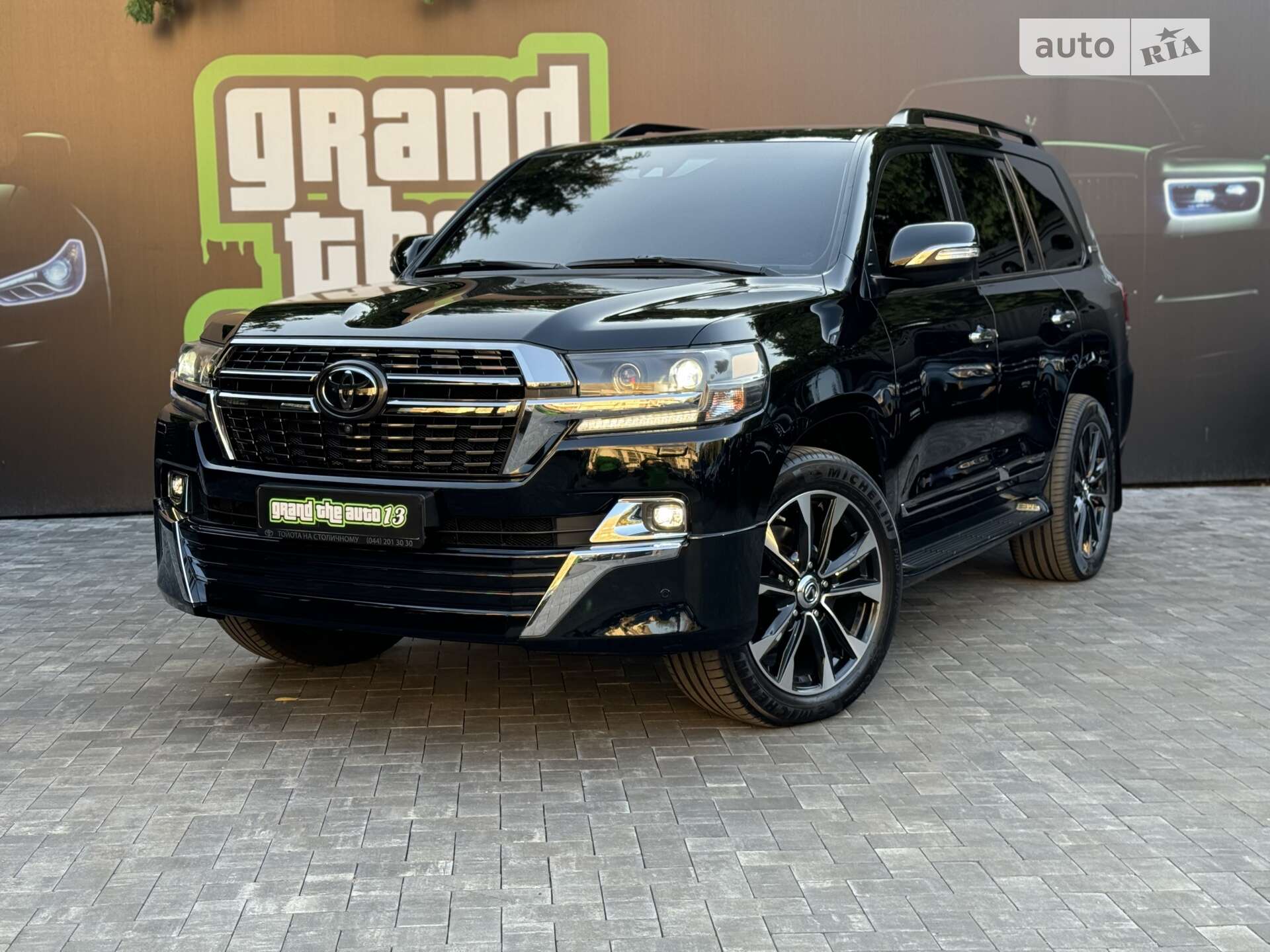 TOYOTA LAND CRUISER 200