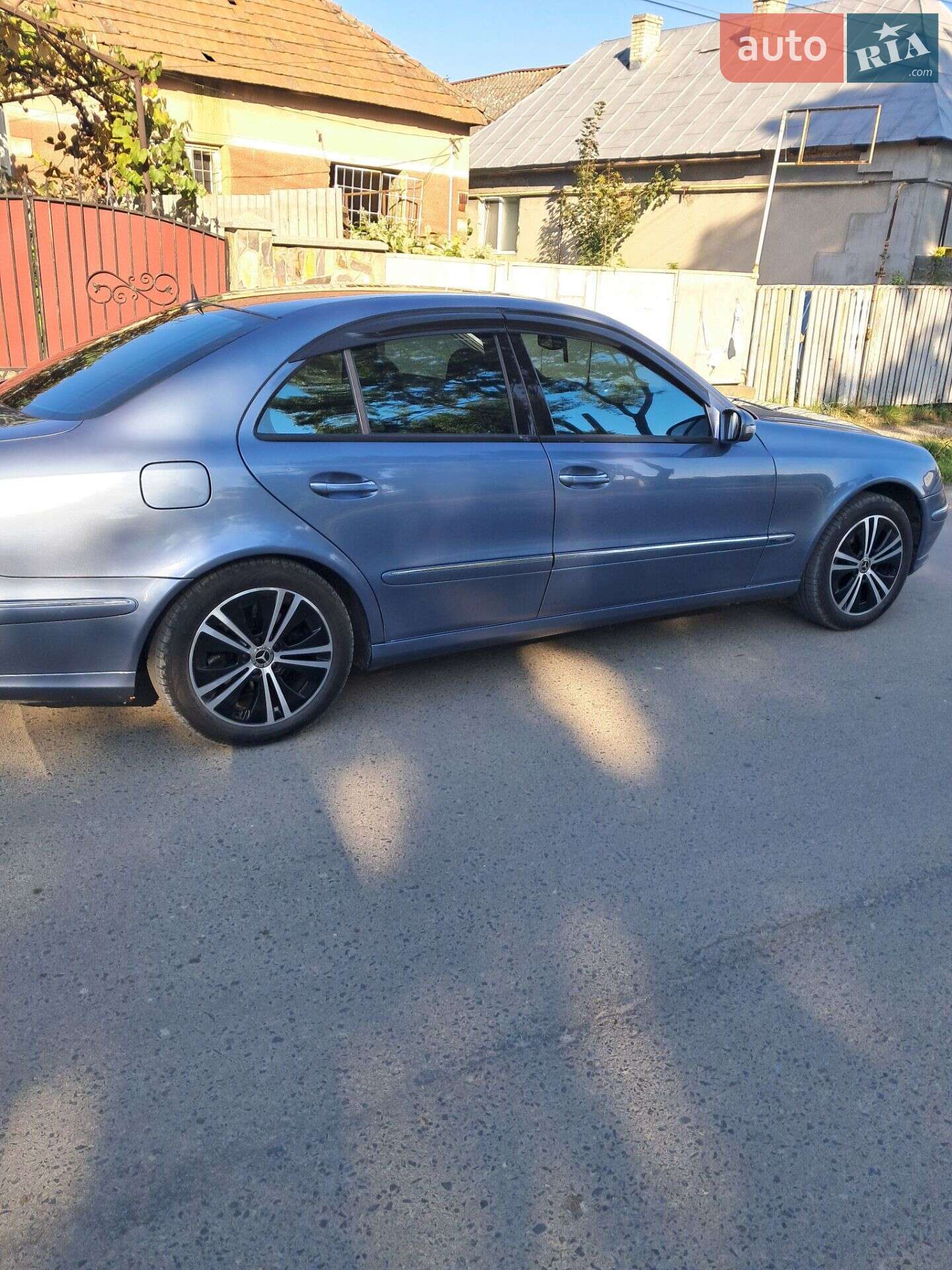 MERCEDES-BENZ E 240 2003