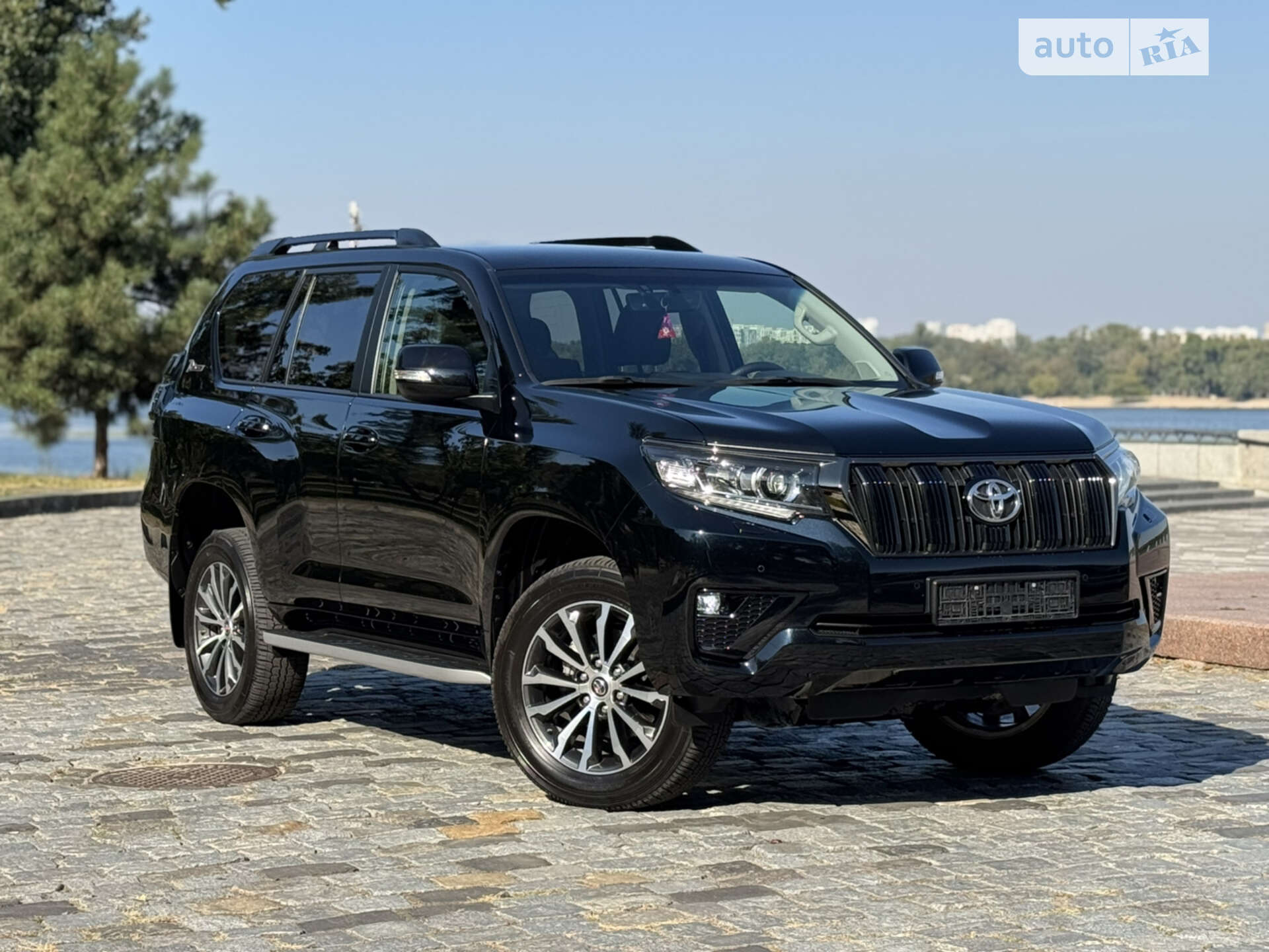 TOYOTA LAND CRUISER 150 2022