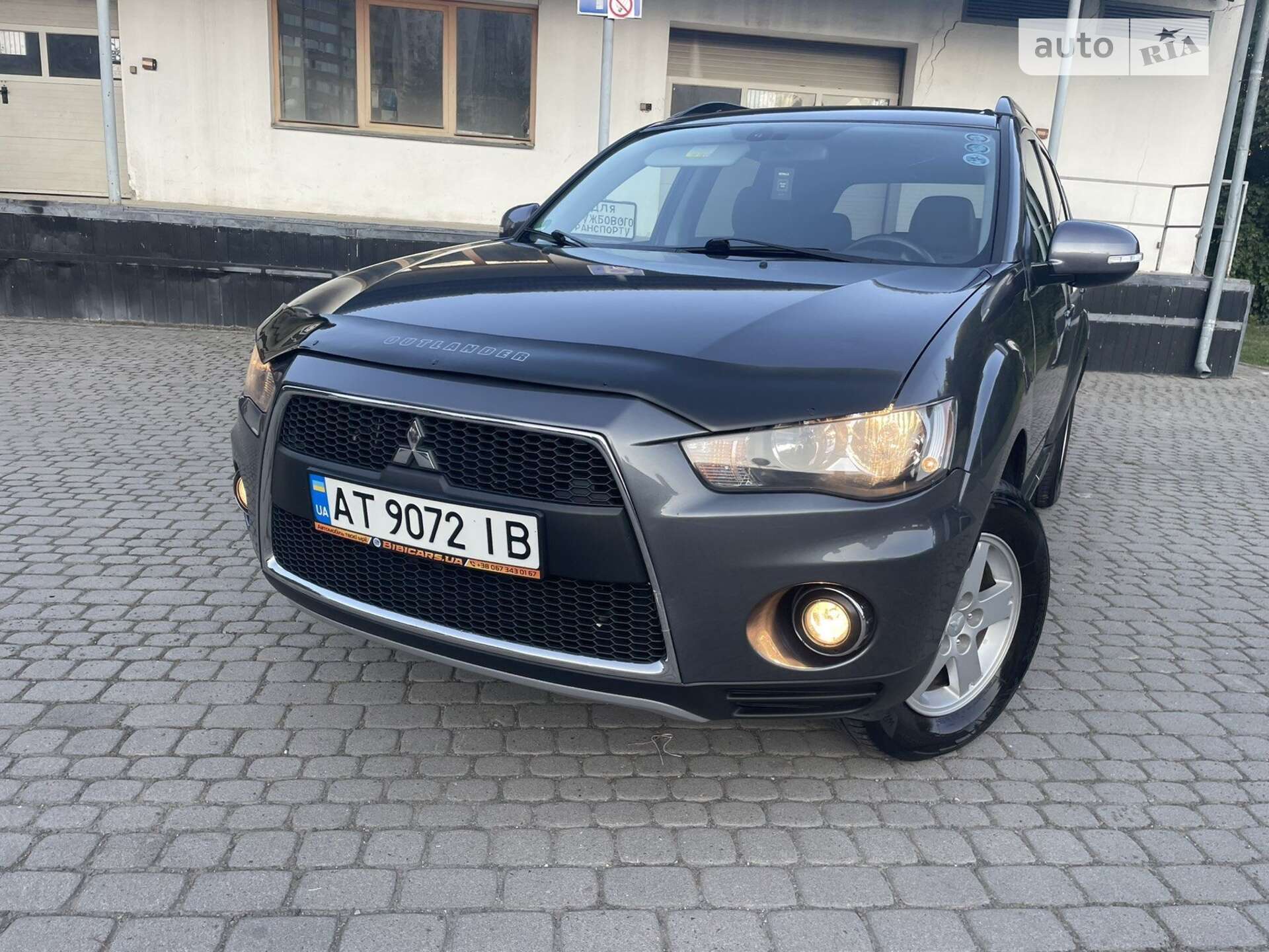 MITSUBISHI OUTLANDER