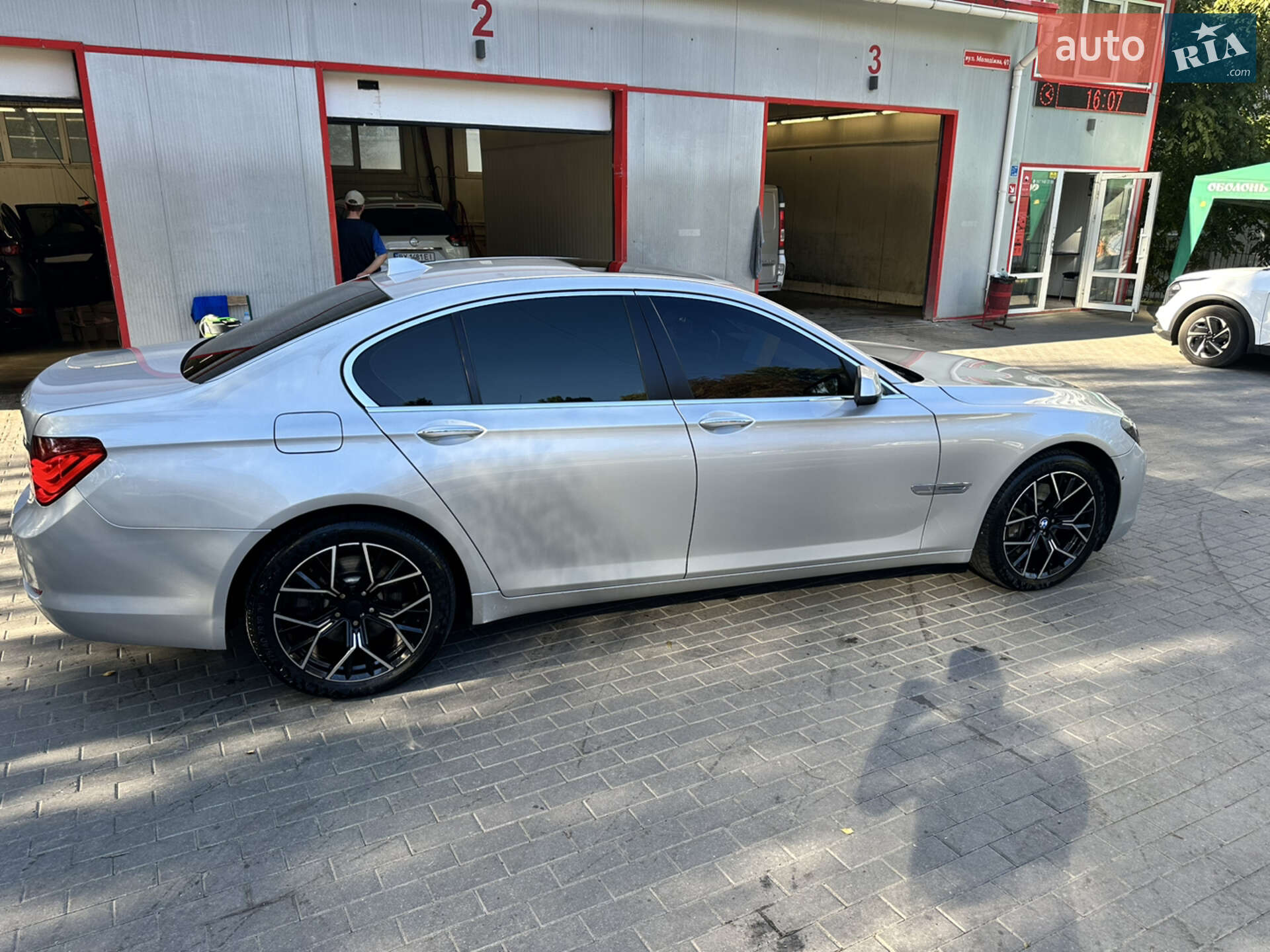 BMW 7 Series 2011