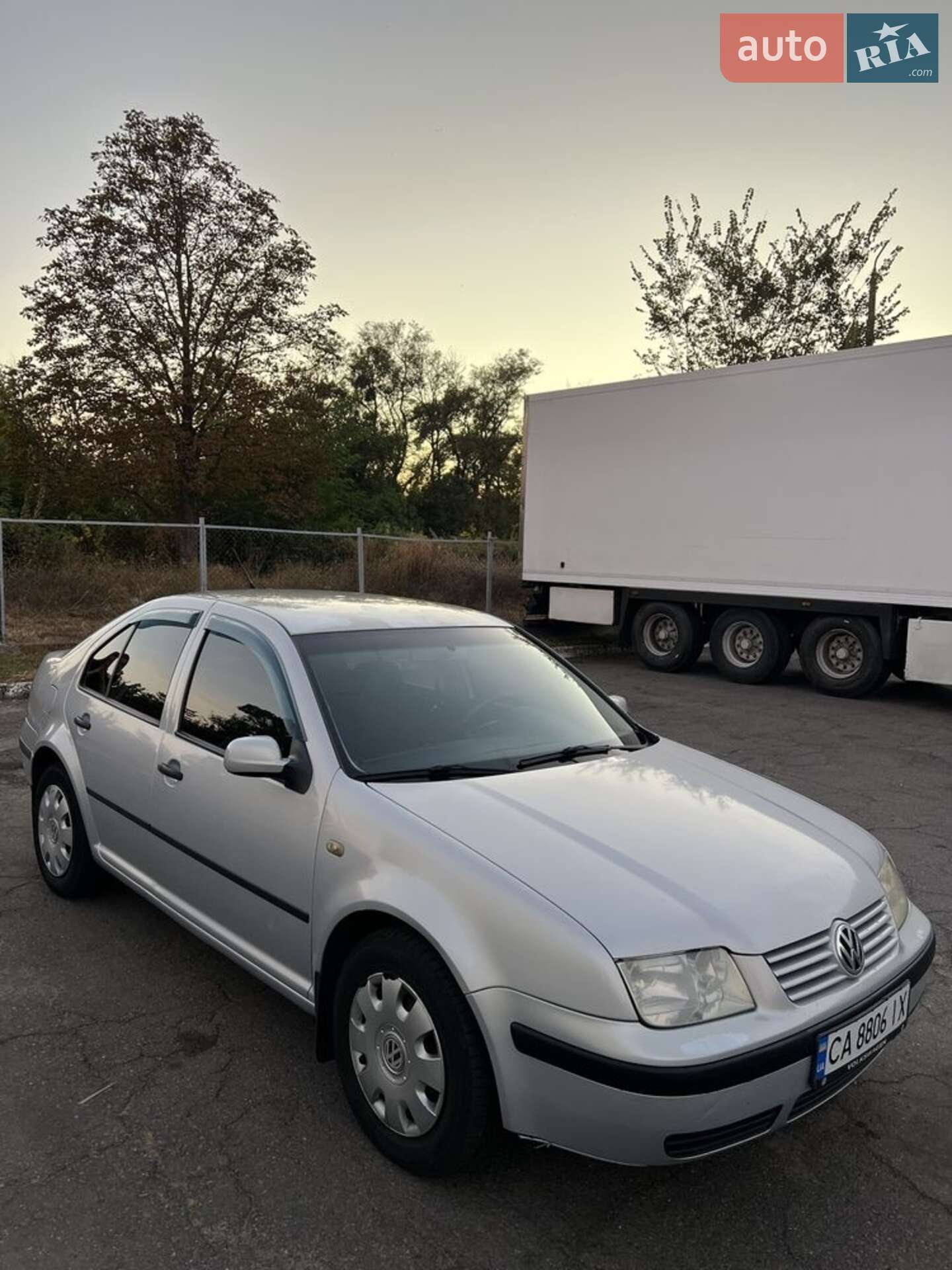 VOLKSWAGEN BORA