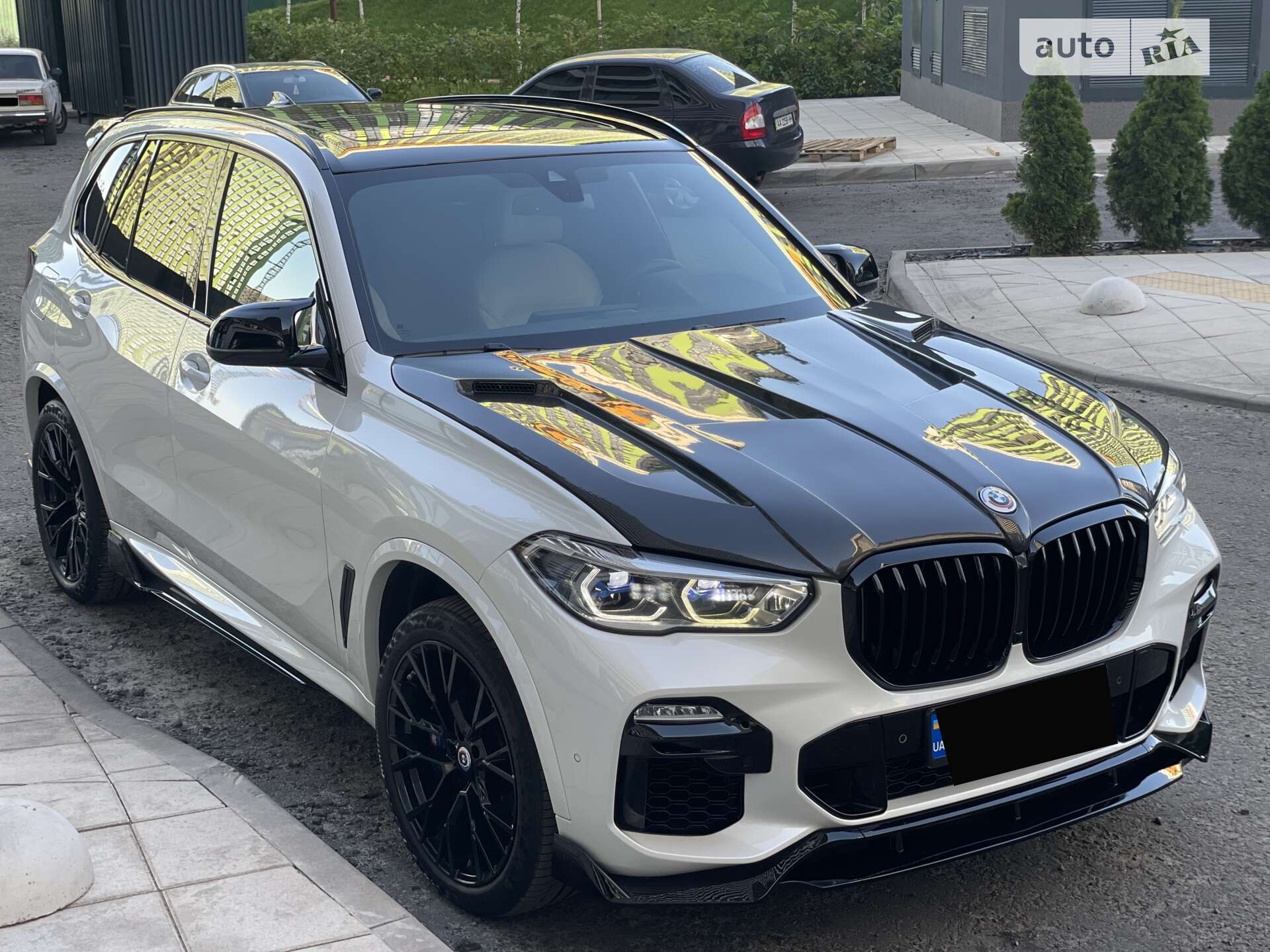 Головне фото звіту автомобіля BMW X5 2020
