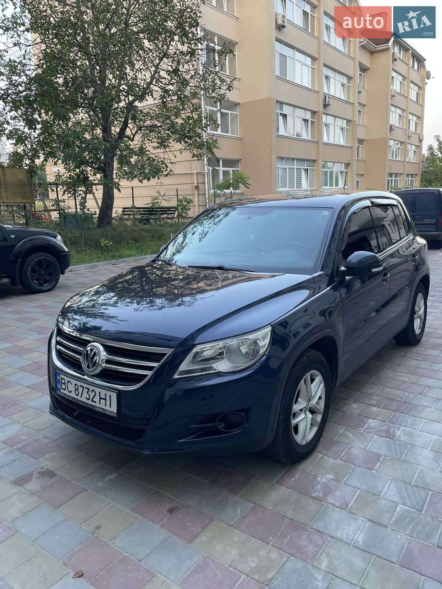 VOLKSWAGEN TIGUAN 2011