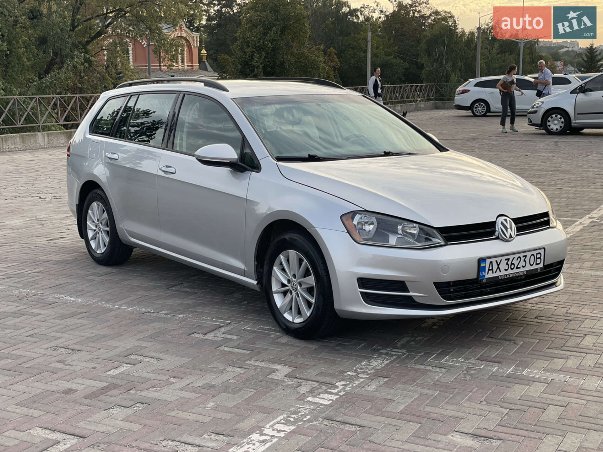 VOLKSWAGEN GOLF 2016