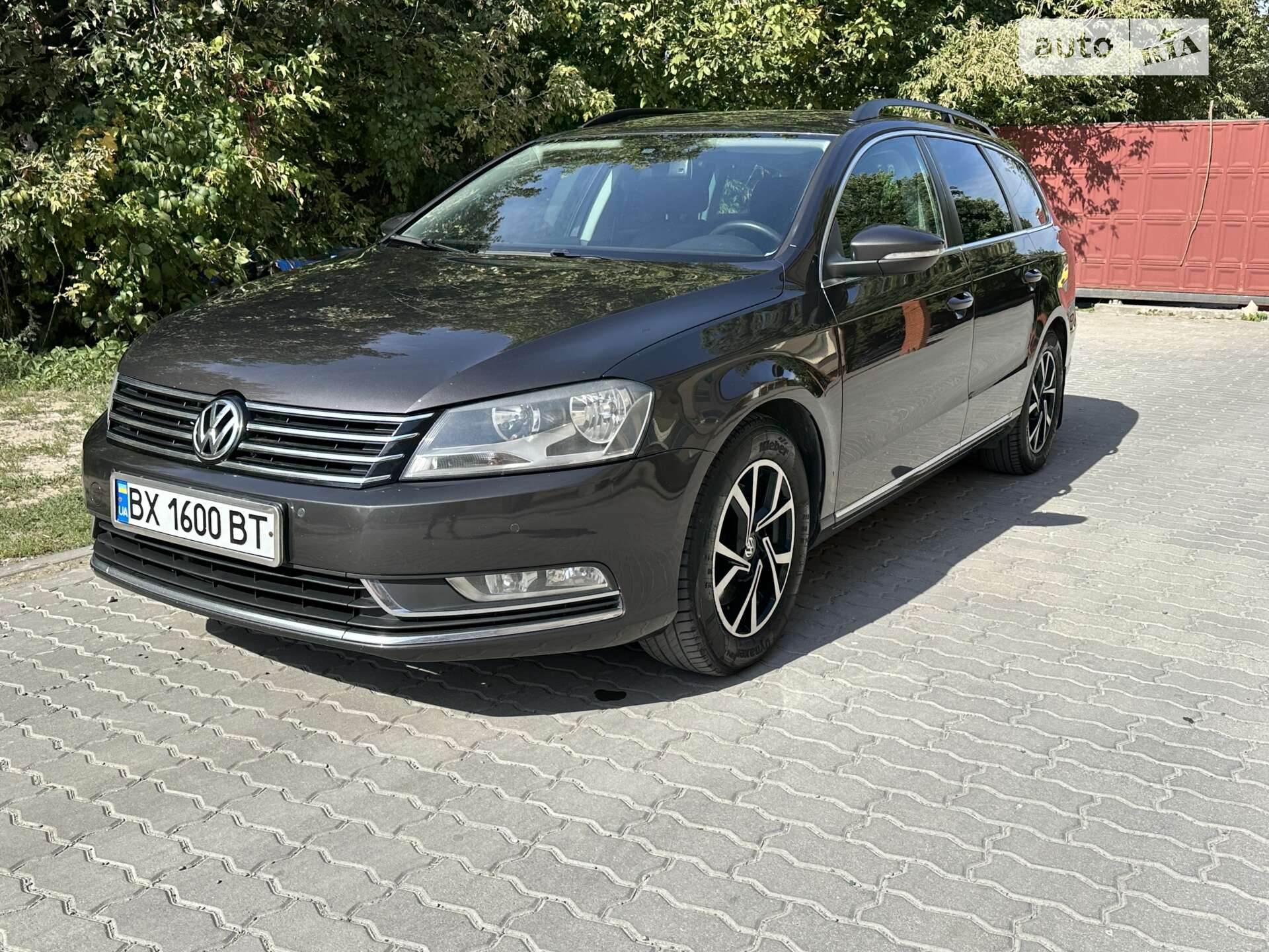 VOLKSWAGEN PASSAT 2011
