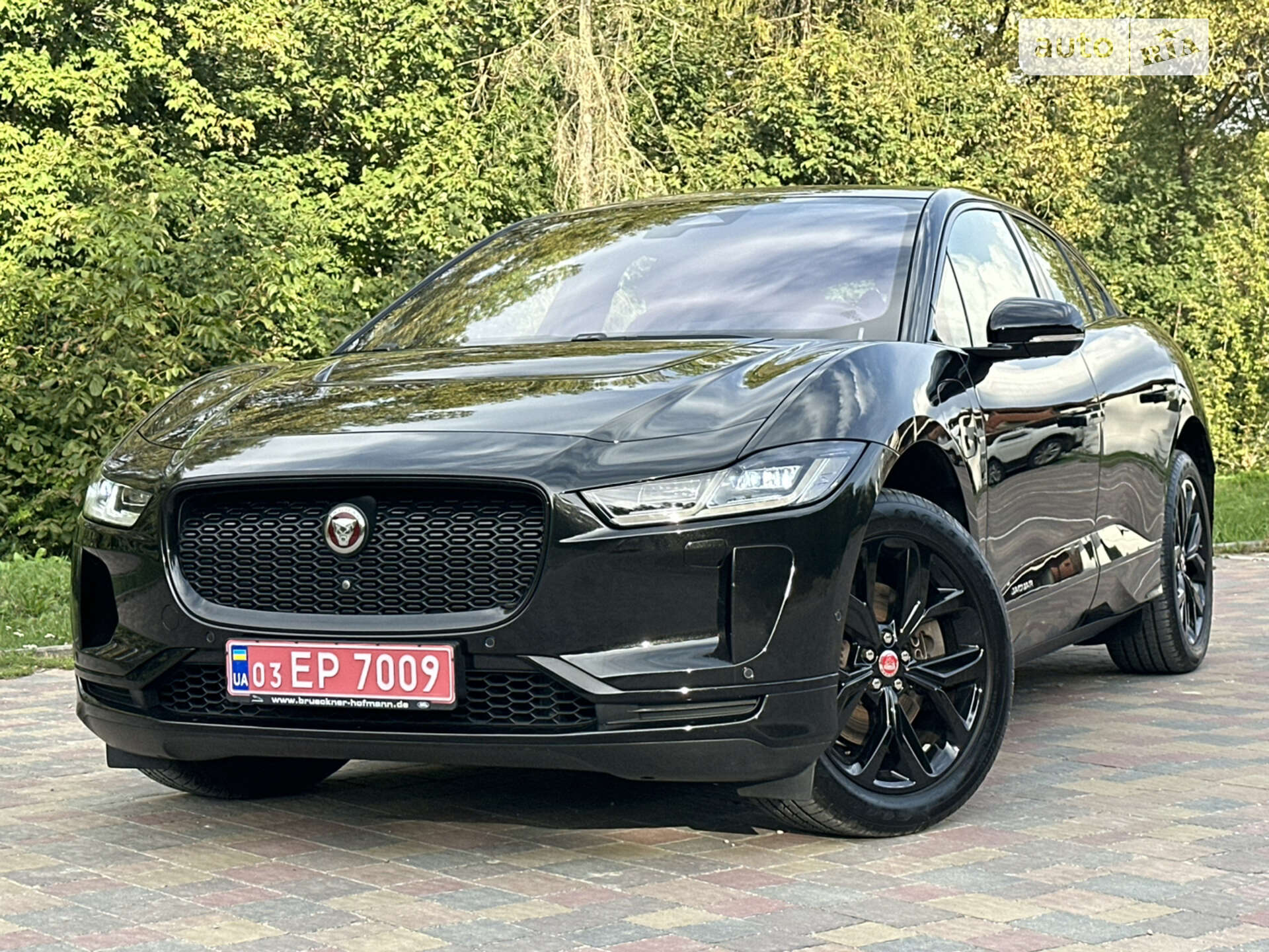 Головне фото звіту автомобіля JAGUAR I-PACE 2021
