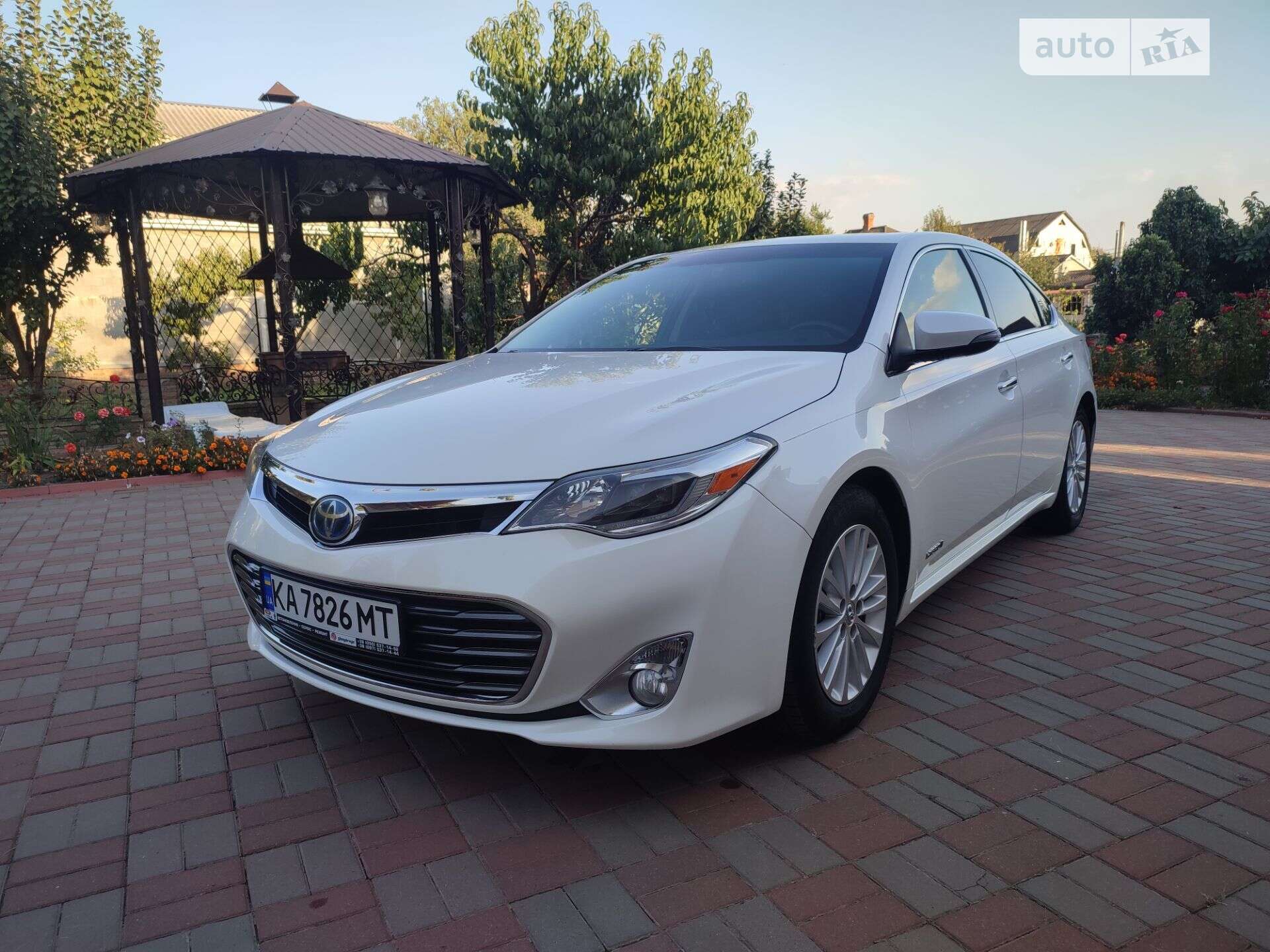TOYOTA AVALON HYBRID LIMITED 2014