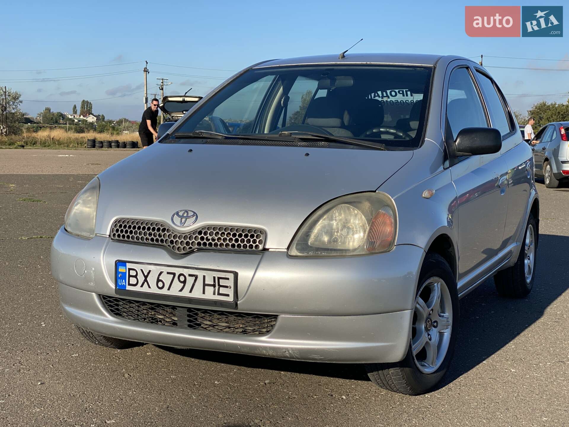 TOYOTA YARIS 2000