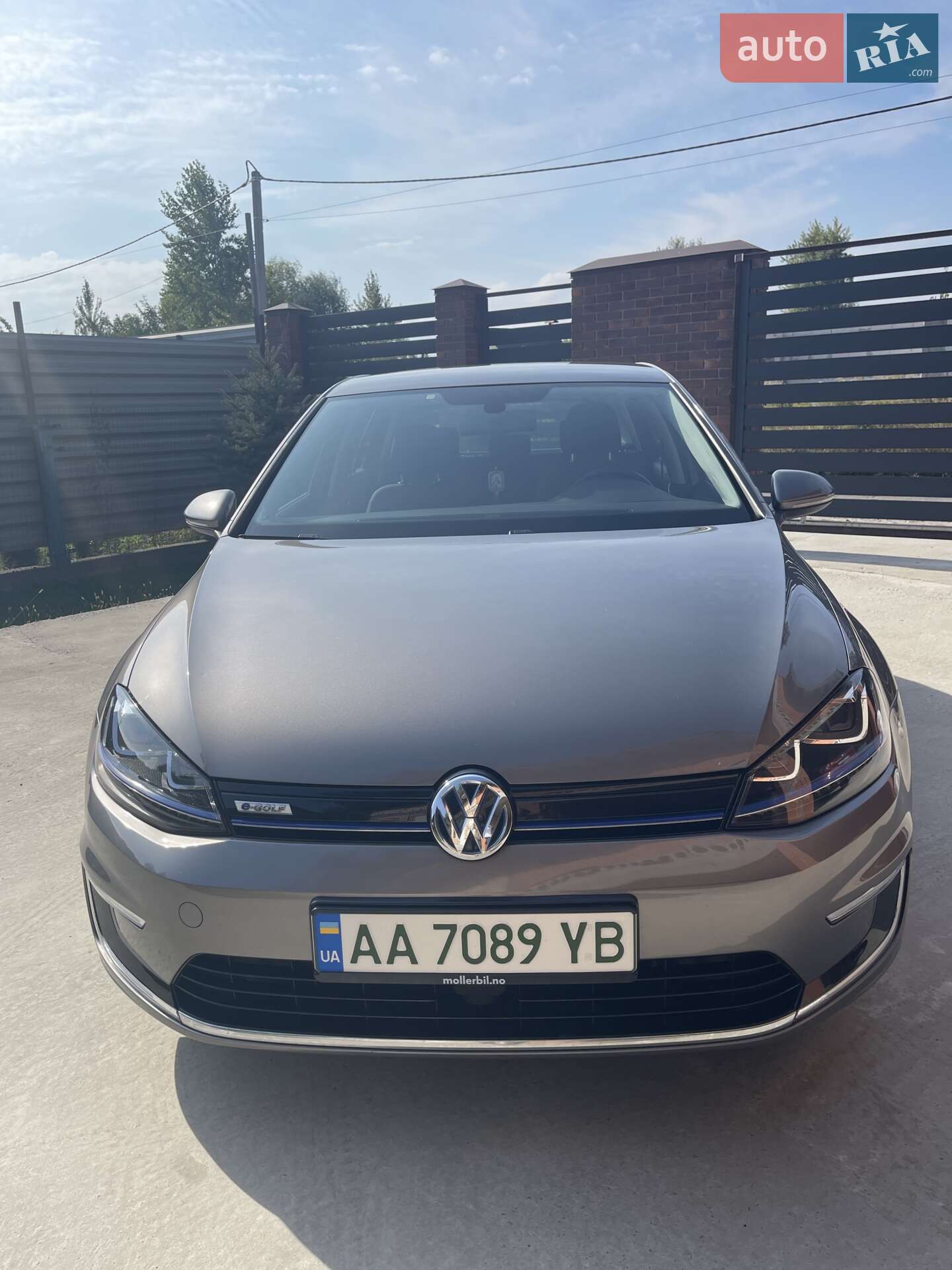 VOLKSWAGEN E-GOLF 2015