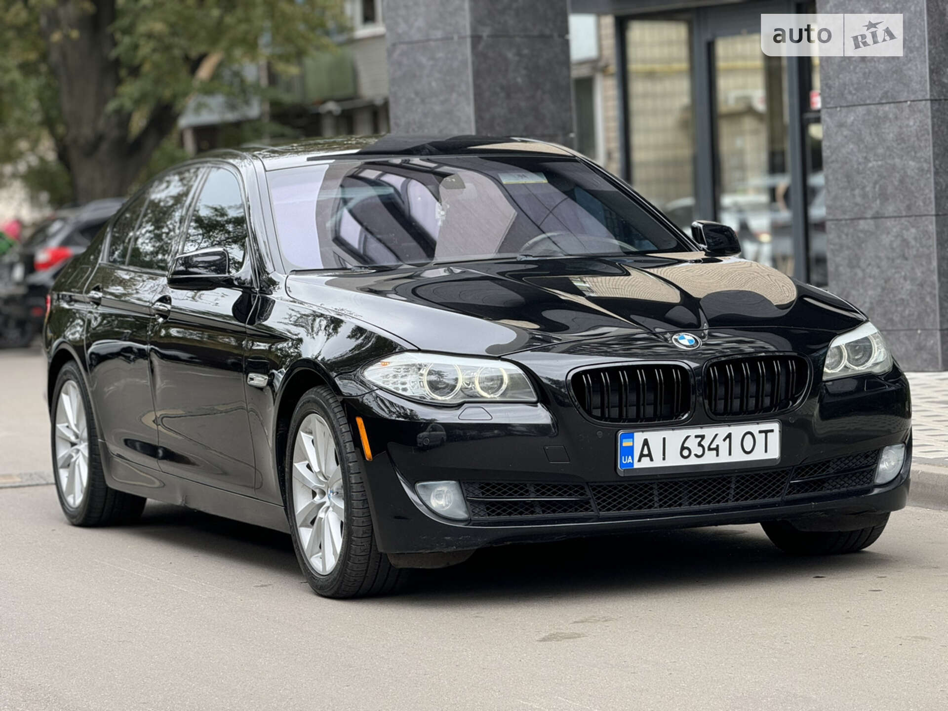 Головне фото звіту автомобіля BMW 528 2012