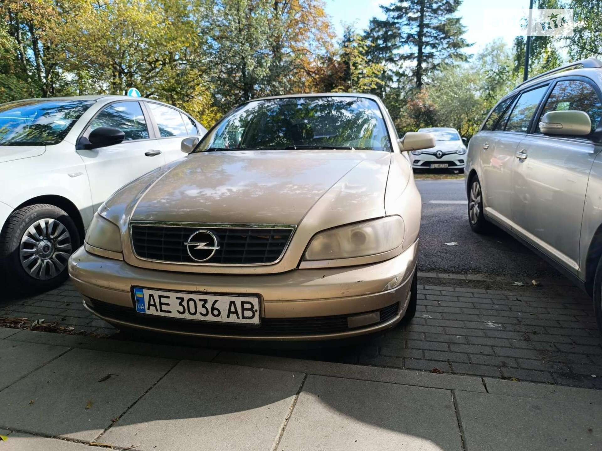Opel Omega 2000