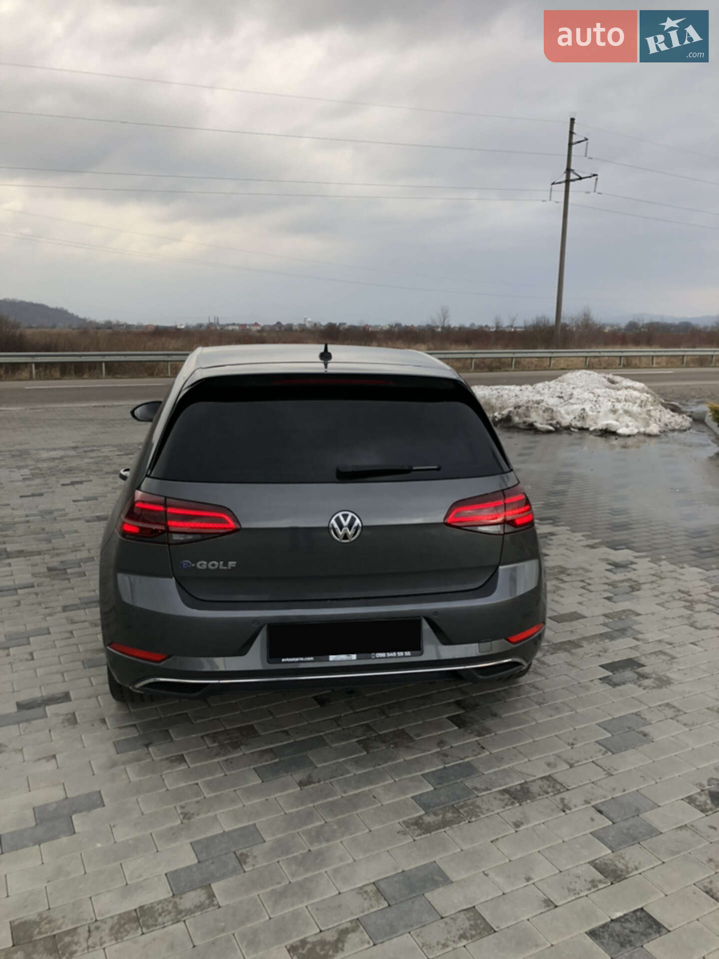 VOLKSWAGEN E-GOLF 2018