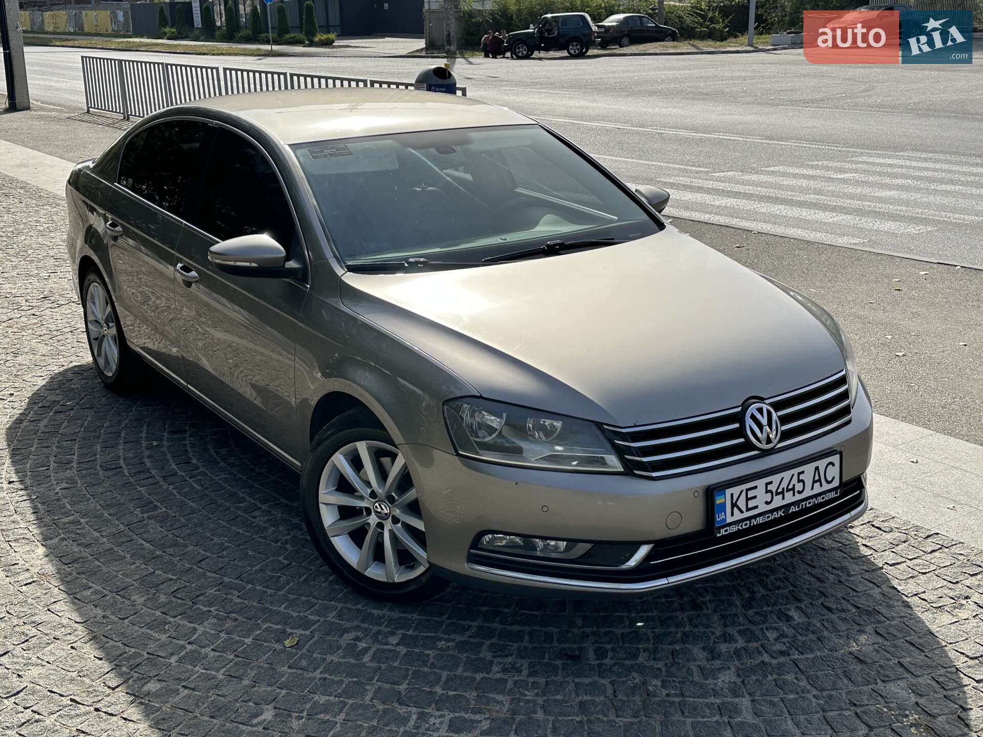 VOLKSWAGEN PASSAT 2013