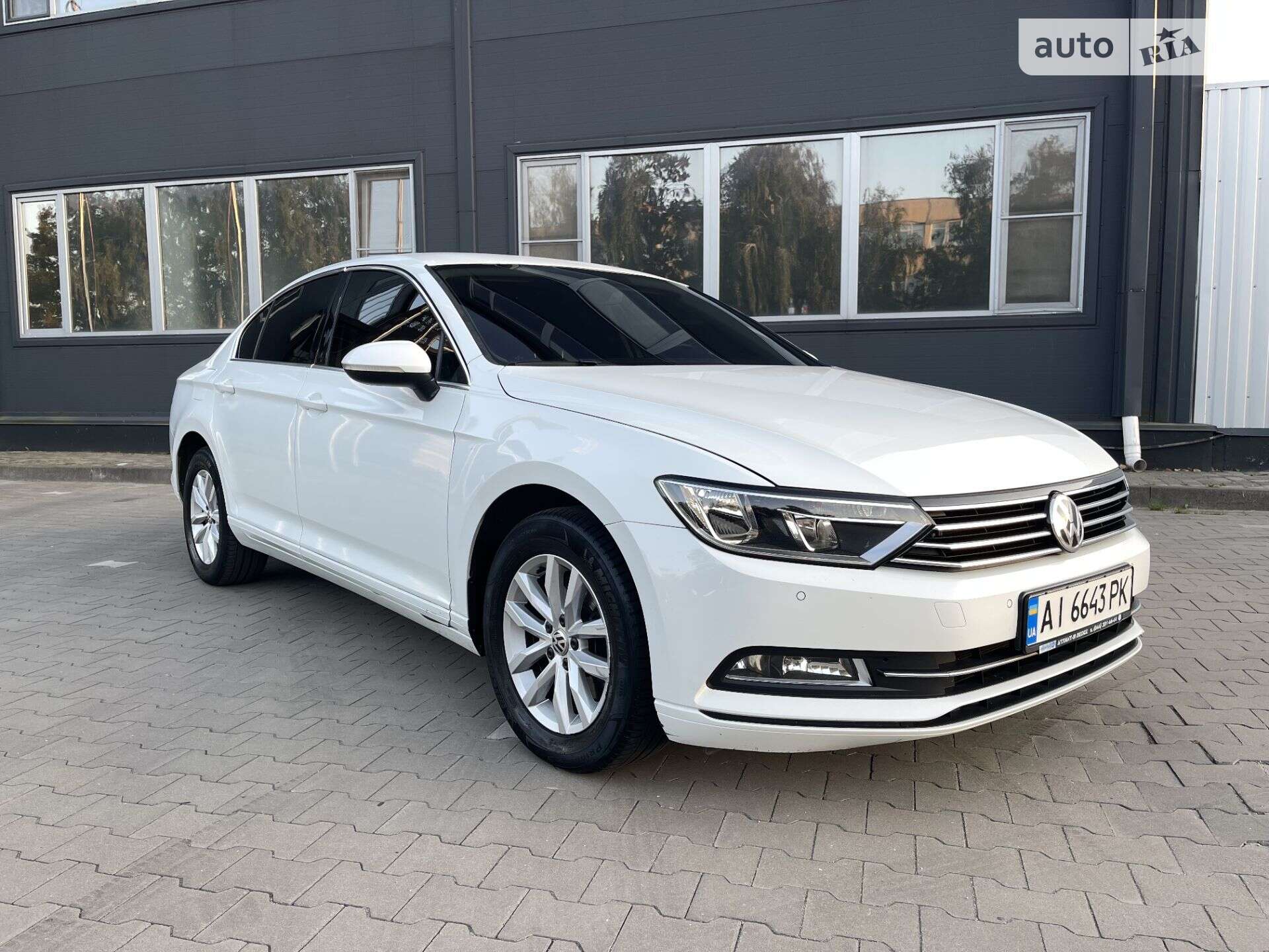 VOLKSWAGEN PASSAT 2017