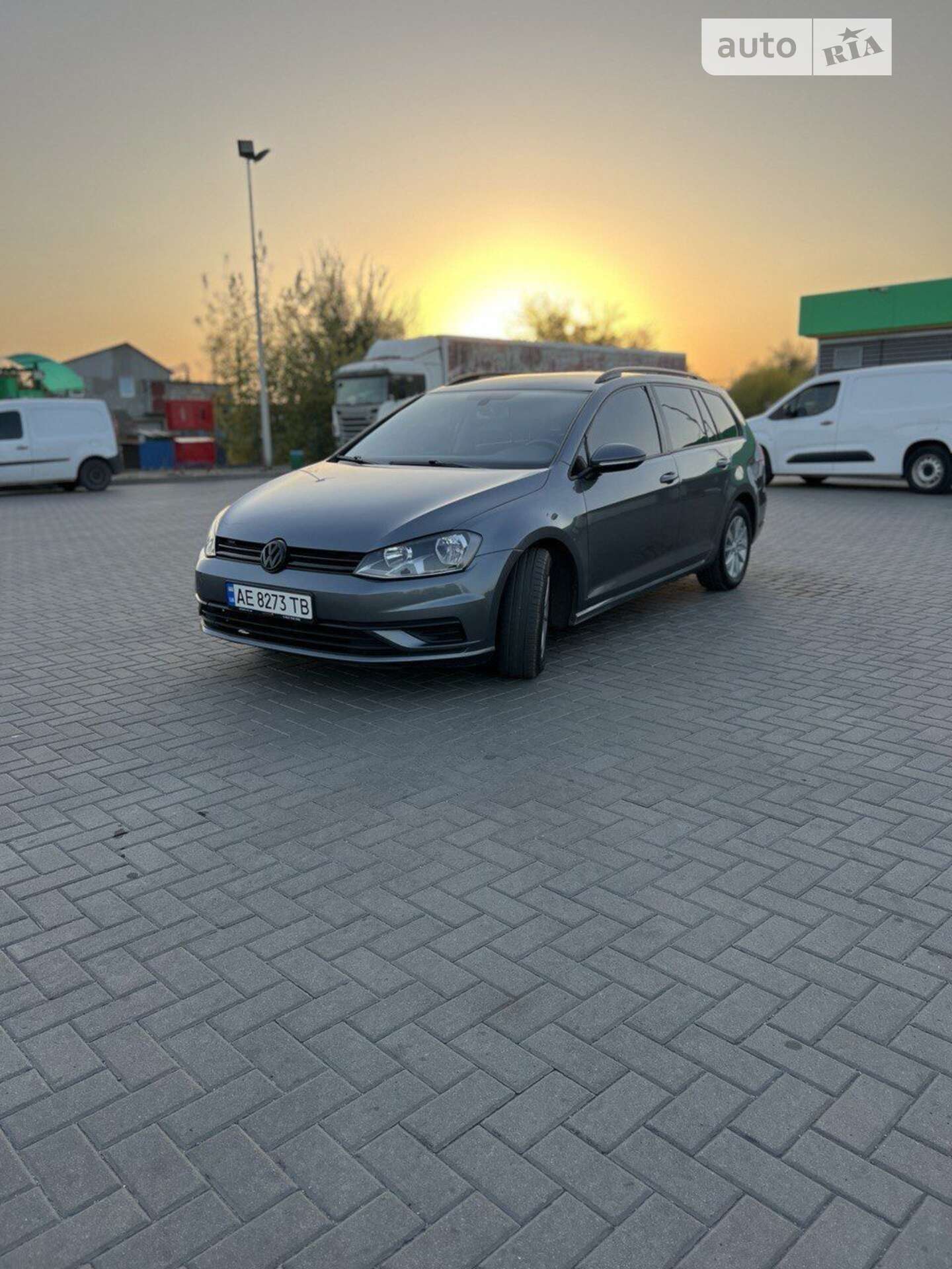 VOLKSWAGEN GOLF 2019