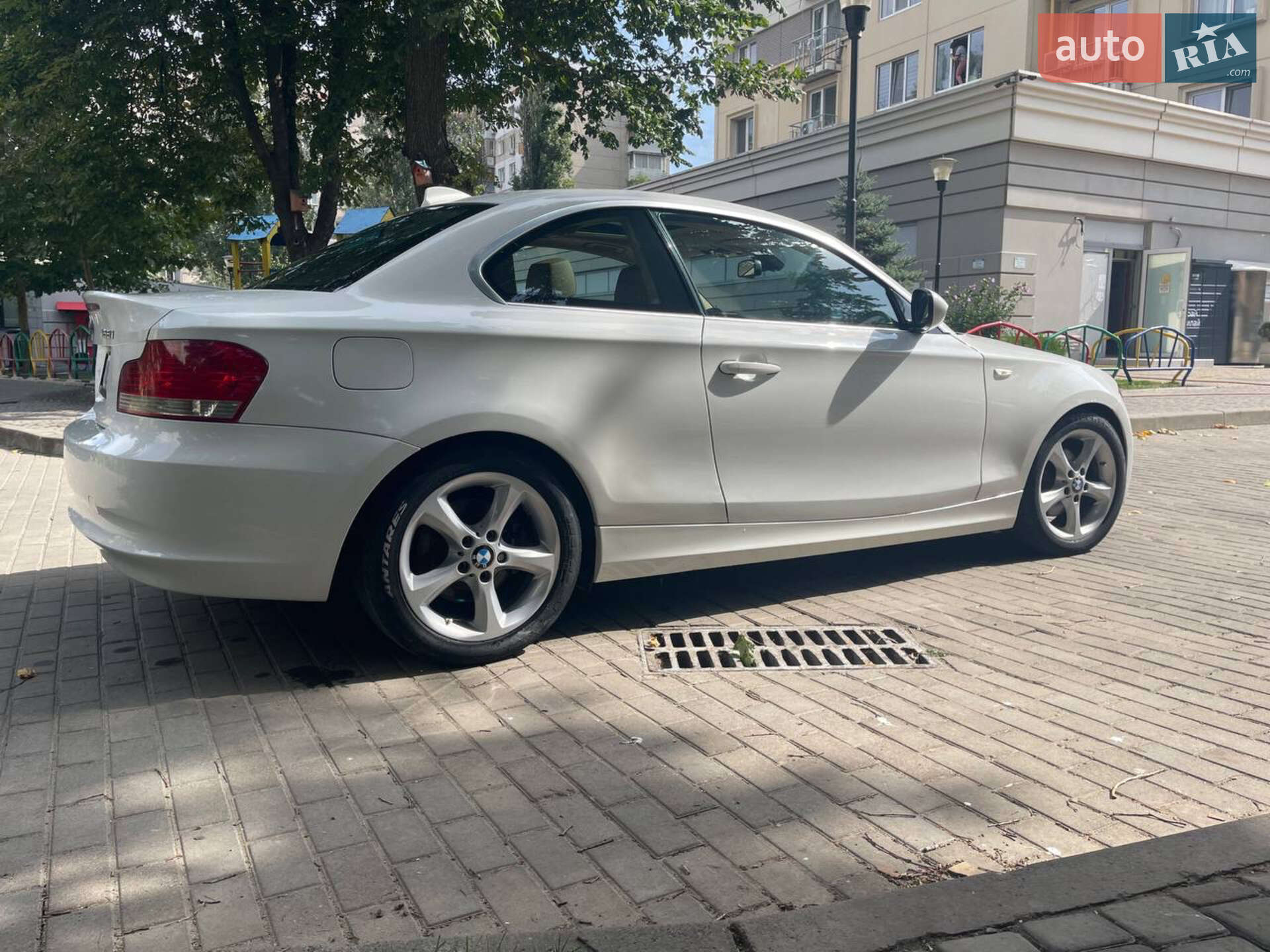 BMW 128I 2011