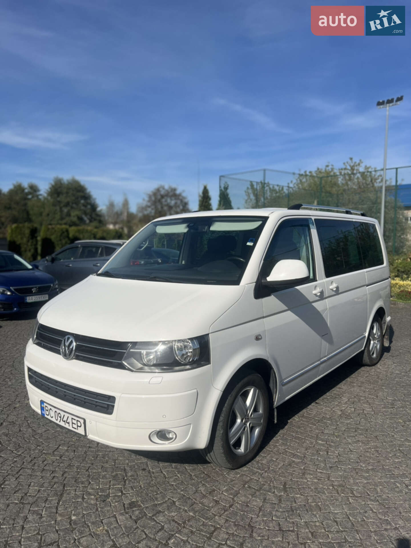 VOLKSWAGEN MULTIVAN 2010