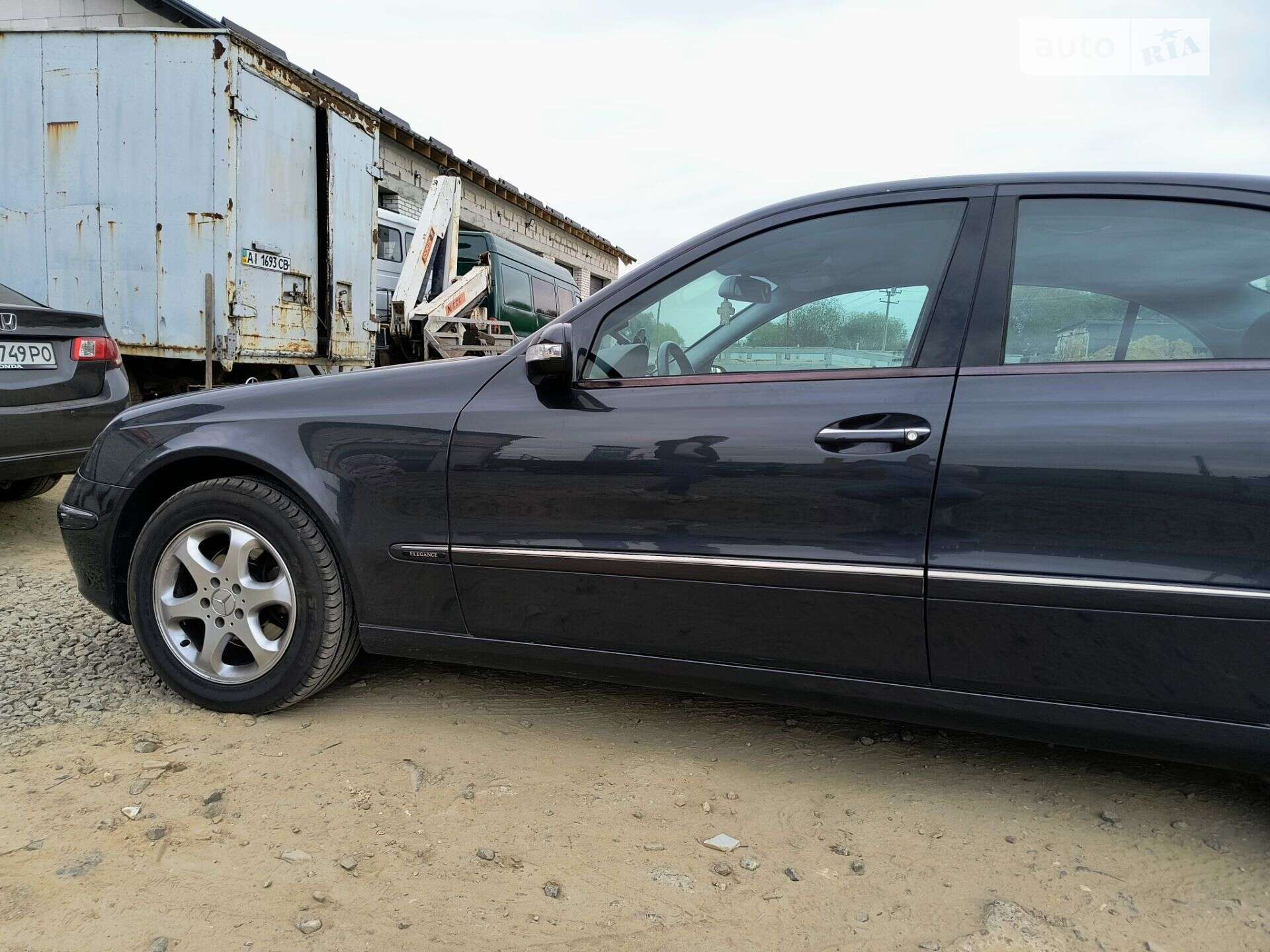 Головне фото звіту автомобіля MERCEDES-BENZ E 270 CDI 2003