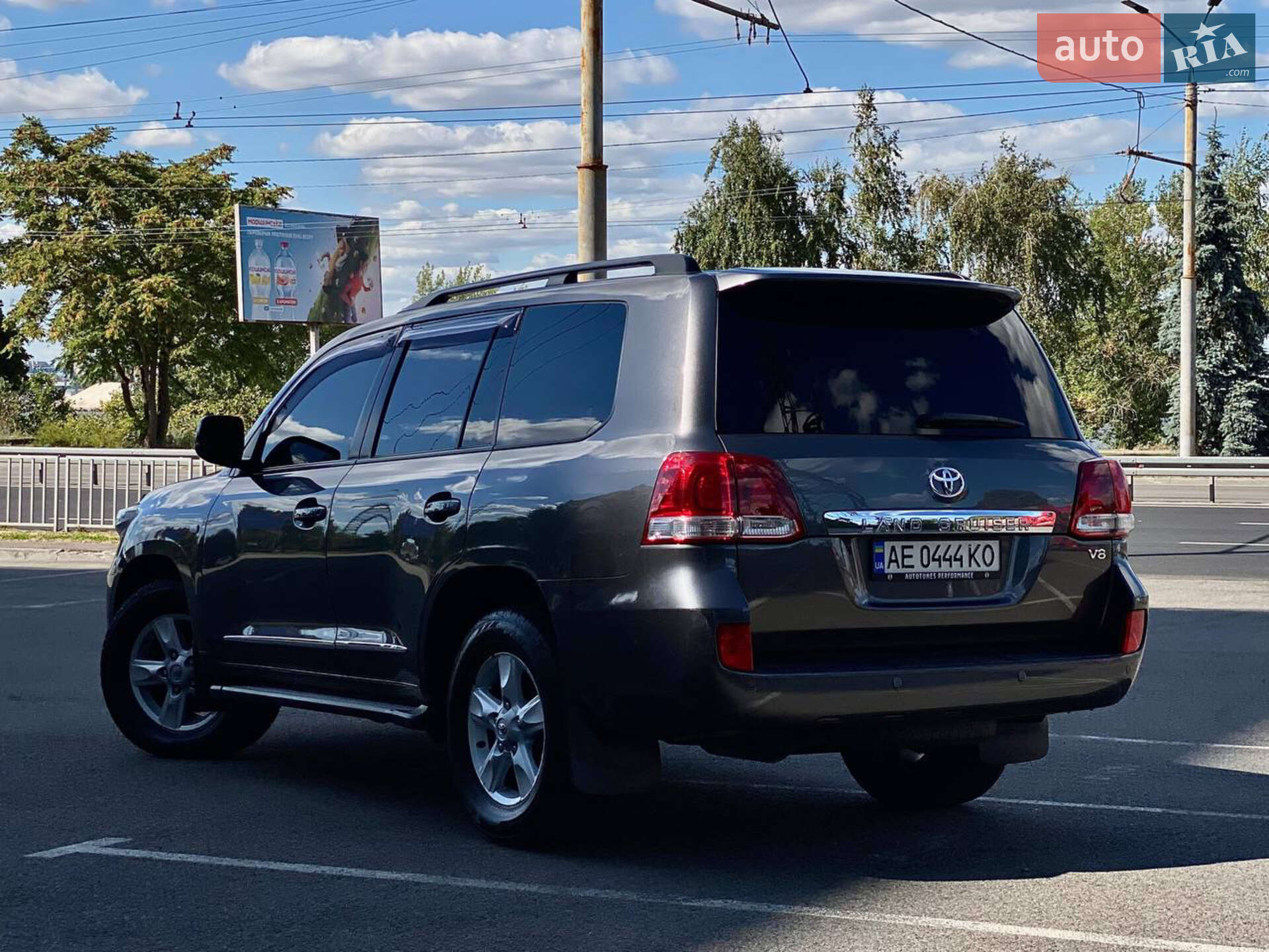 TOYOTA LAND CRUISER