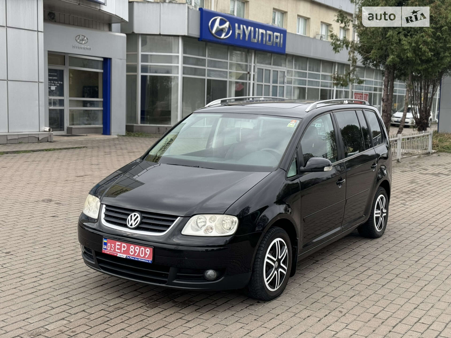 VOLKSWAGEN TOURAN 2004