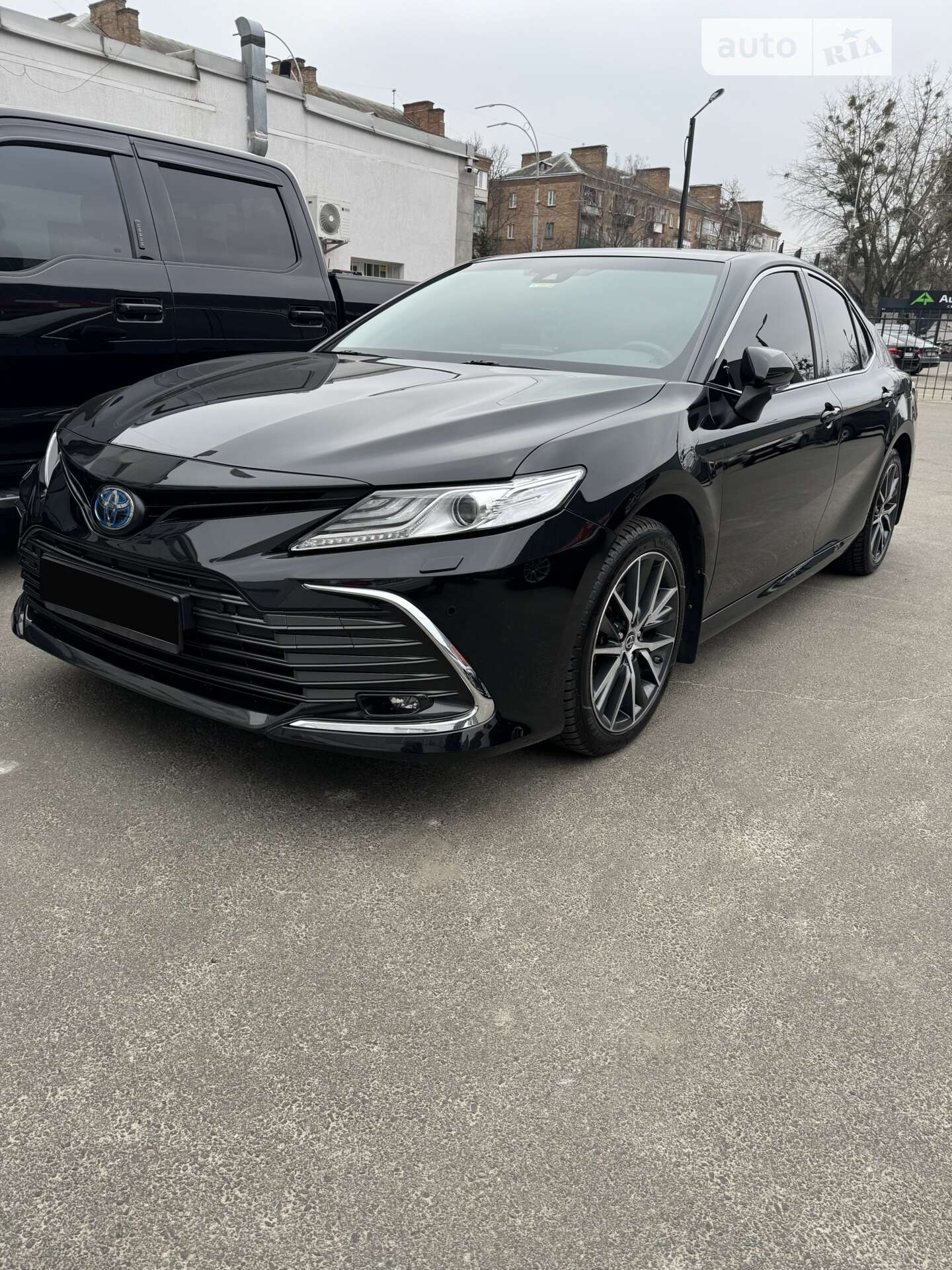 TOYOTA CAMRY
