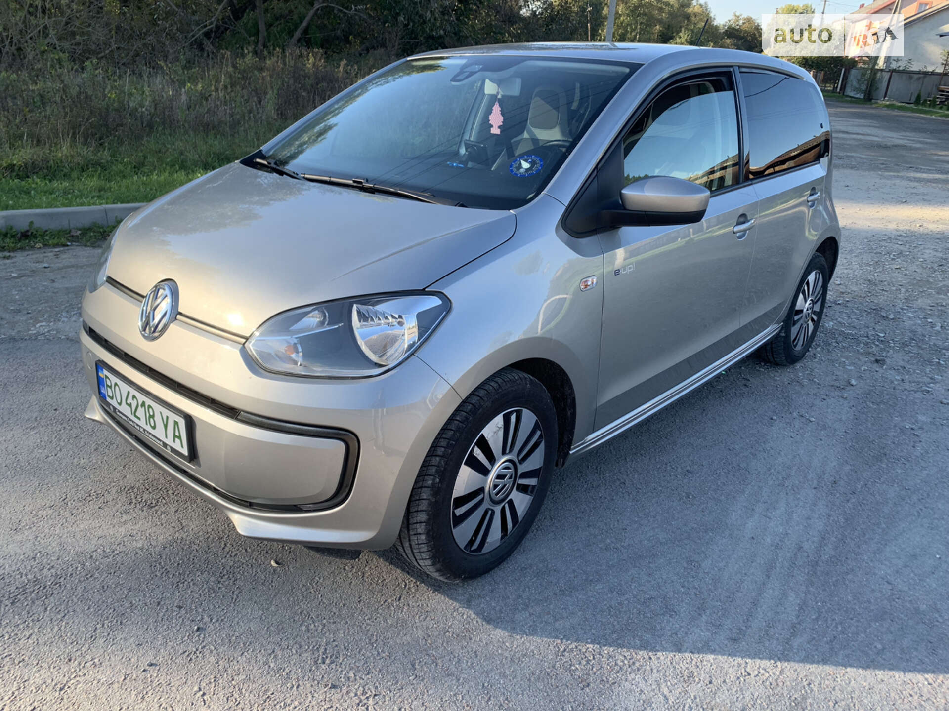 VOLKSWAGEN E-UP 2014