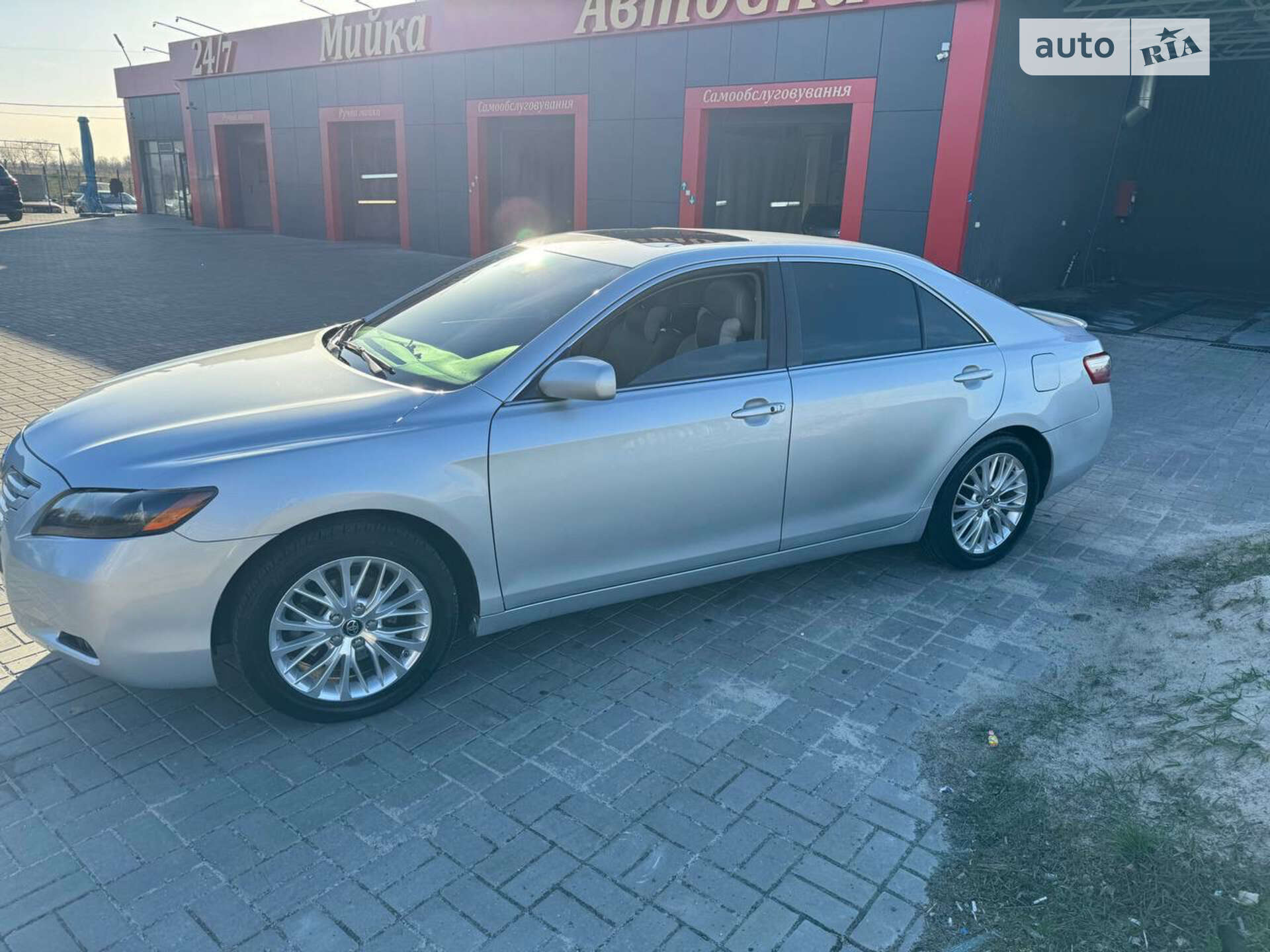 TOYOTA CAMRY